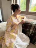 Pink quilted dressing gown with yellow flowers – Size 10/12 (M) – 1970s