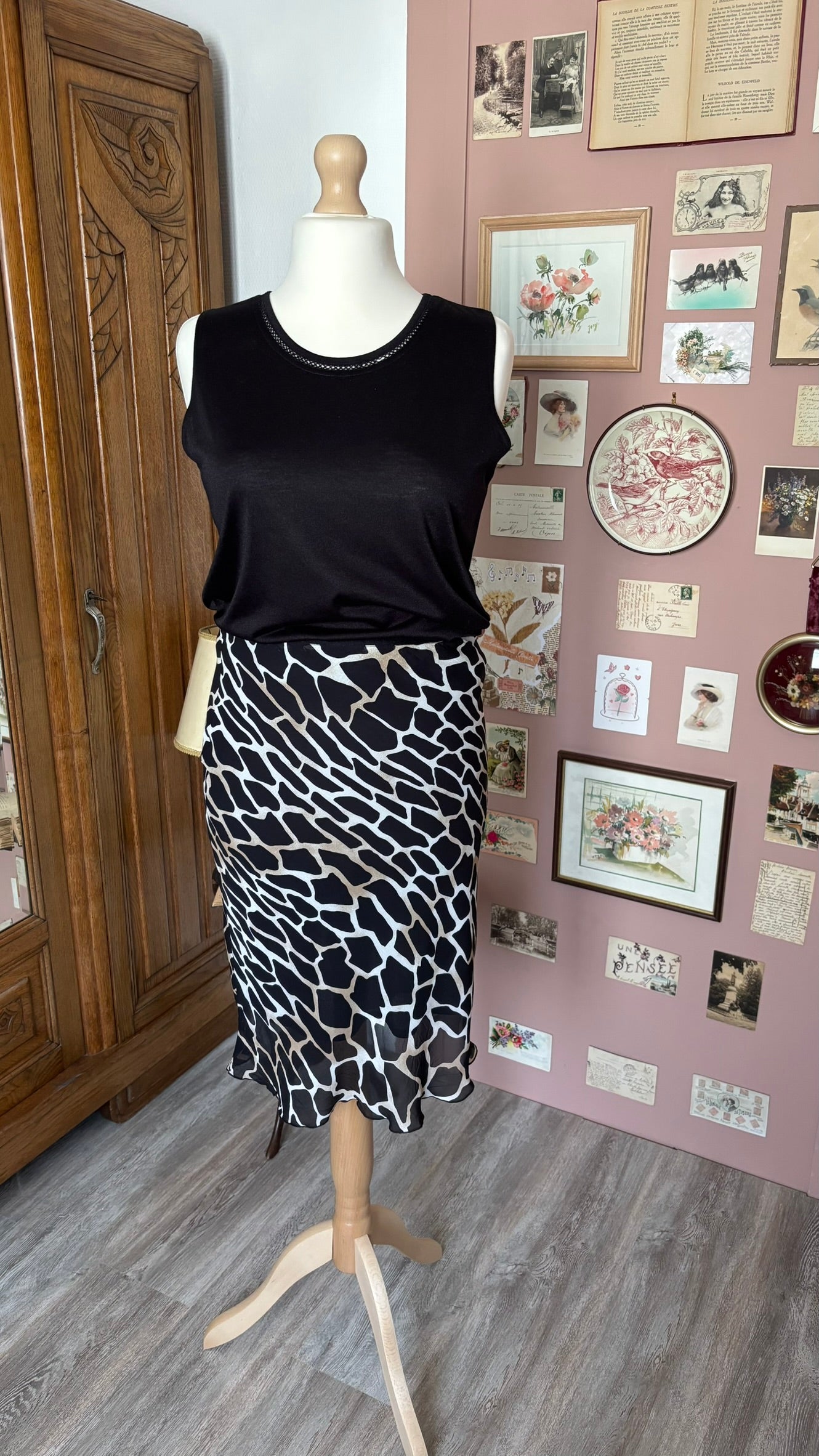 Jupe midi à motif animalier – T. 38/40 – Années 2000