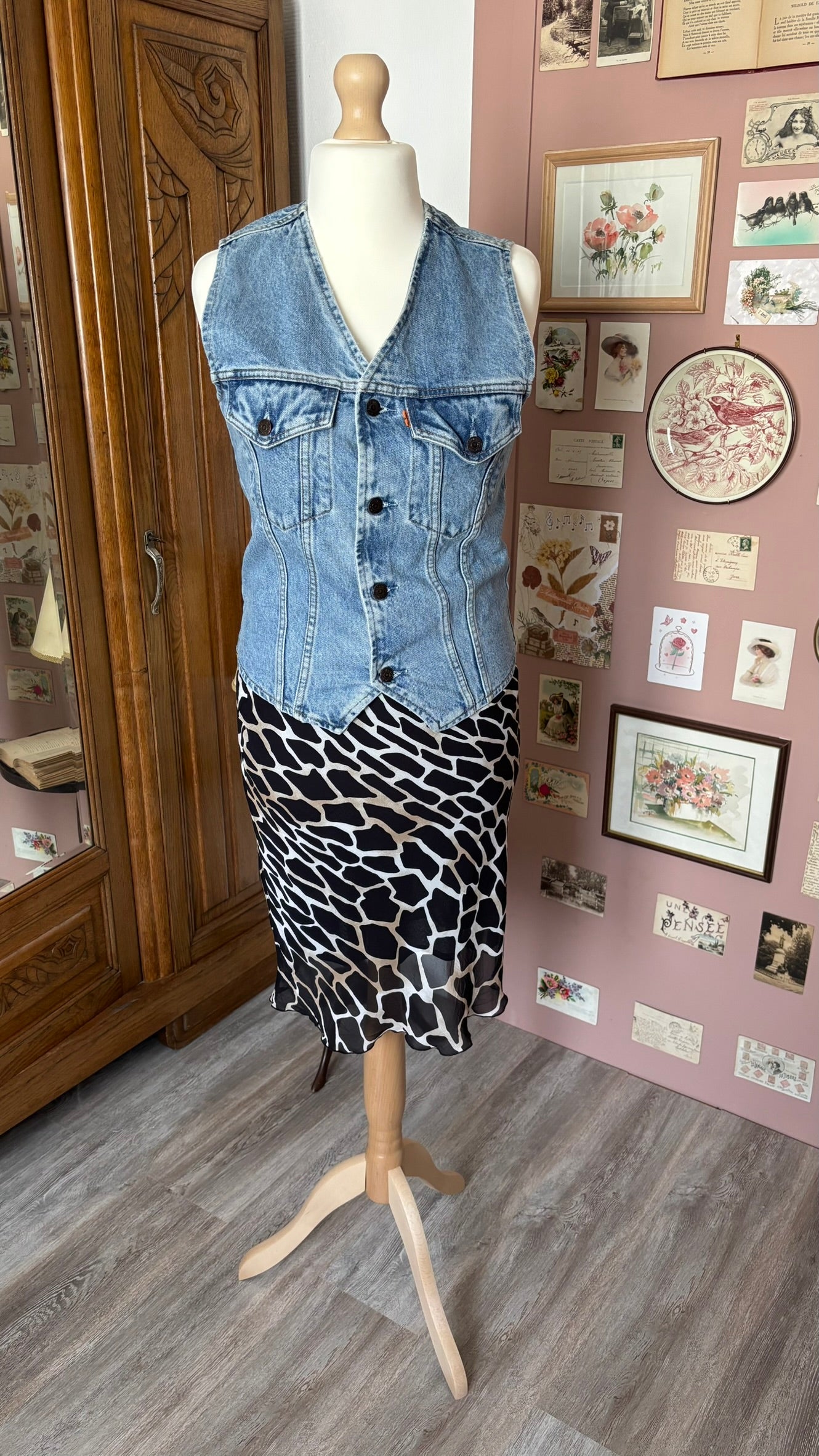 Jupe midi à motif animalier – T. 38/40 – Années 2000