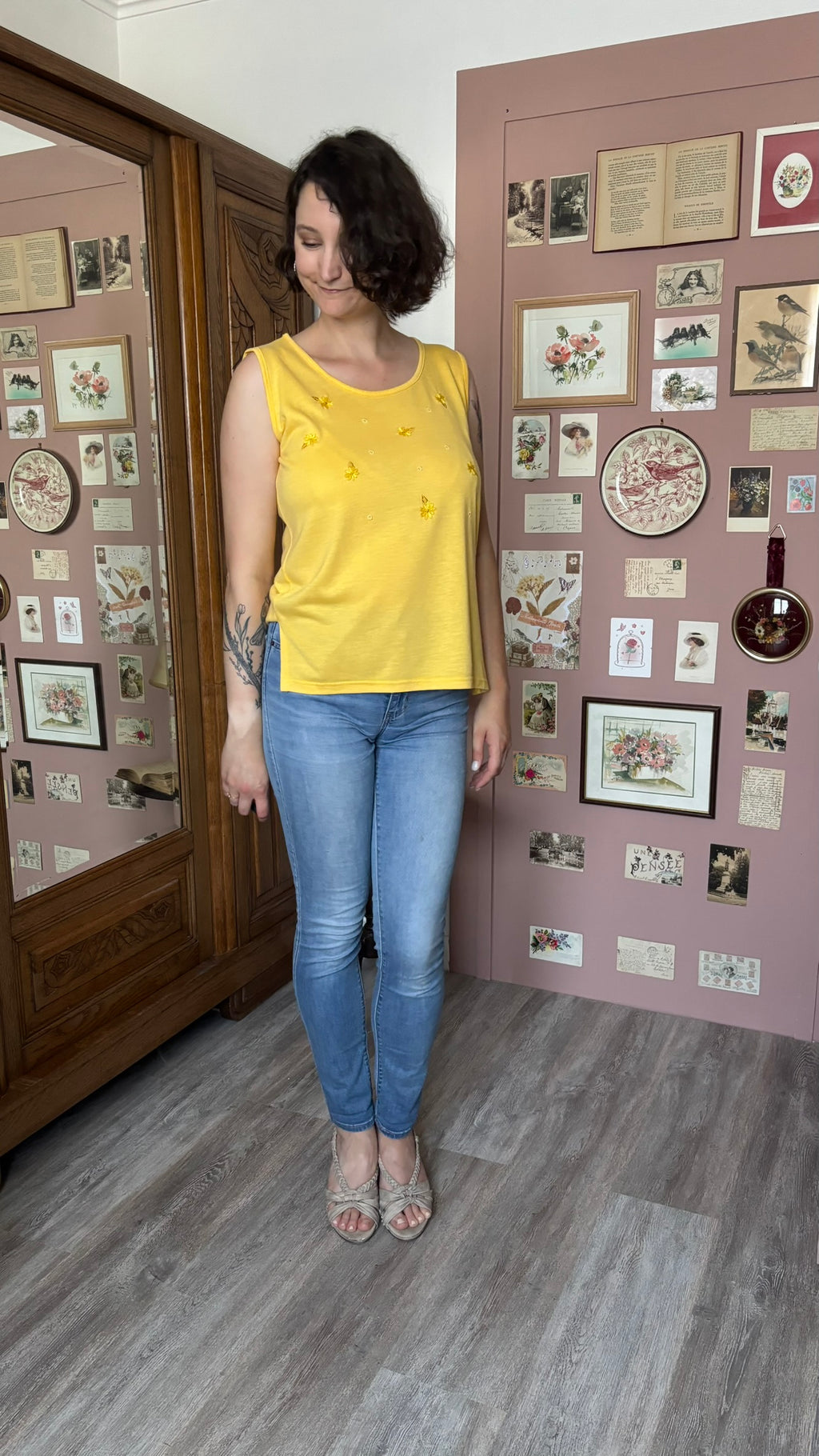 Débardeur jaune à fleurs brodées - Du 38 au 42 - Années 90