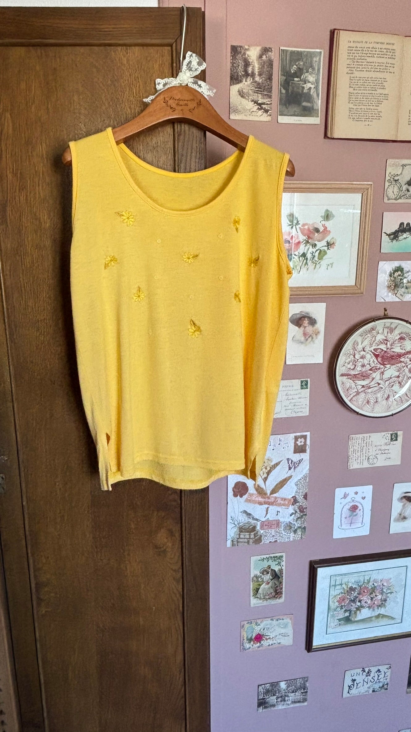 Débardeur jaune à fleurs brodées - Du 38 au 42 - Années 90