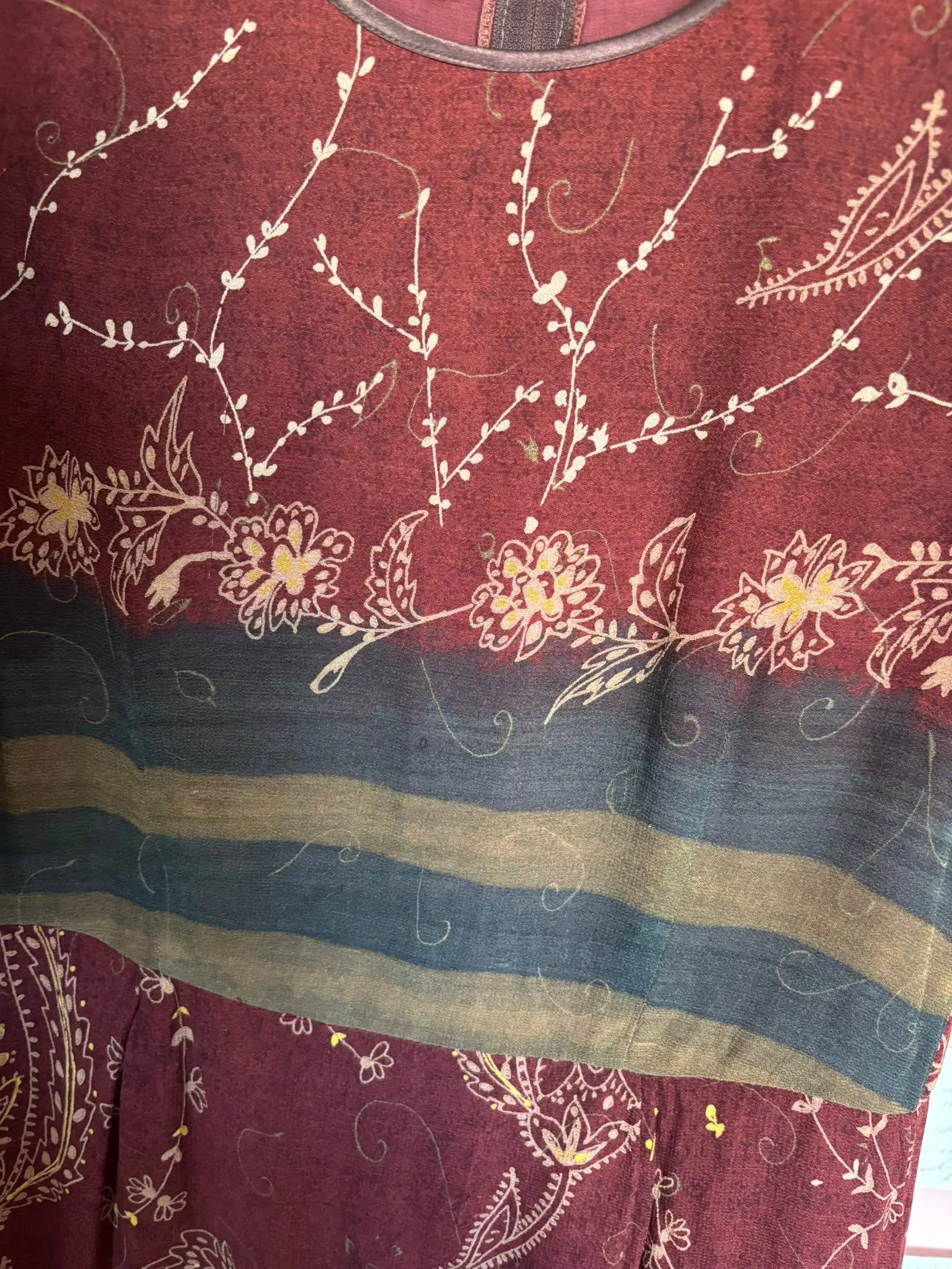 Burgundy long dress with paisley print – Ishwar – Size 8/10 - 90s/2000s Vintage