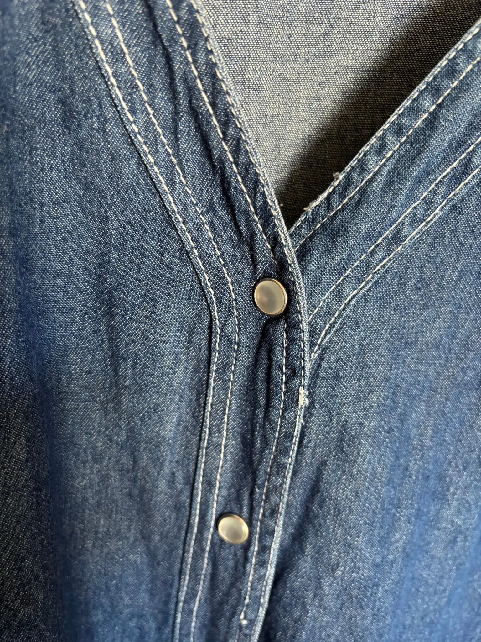 Robe denim sans manches boutonnée – Du 42 au 46 - Vintage années 90