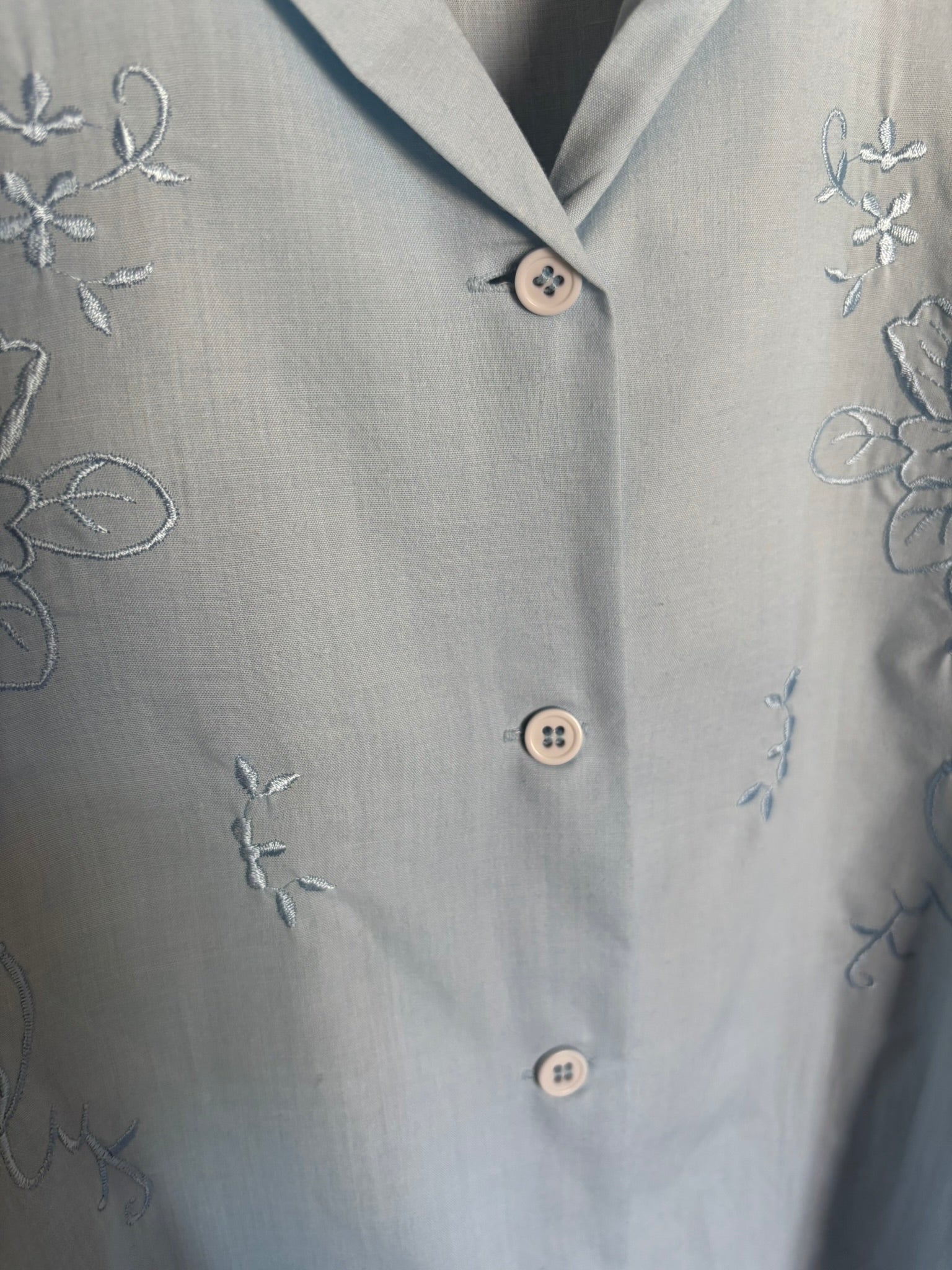 Chemisier bleu ciel brodé –  T.46/48 - Vintage années 90/2000