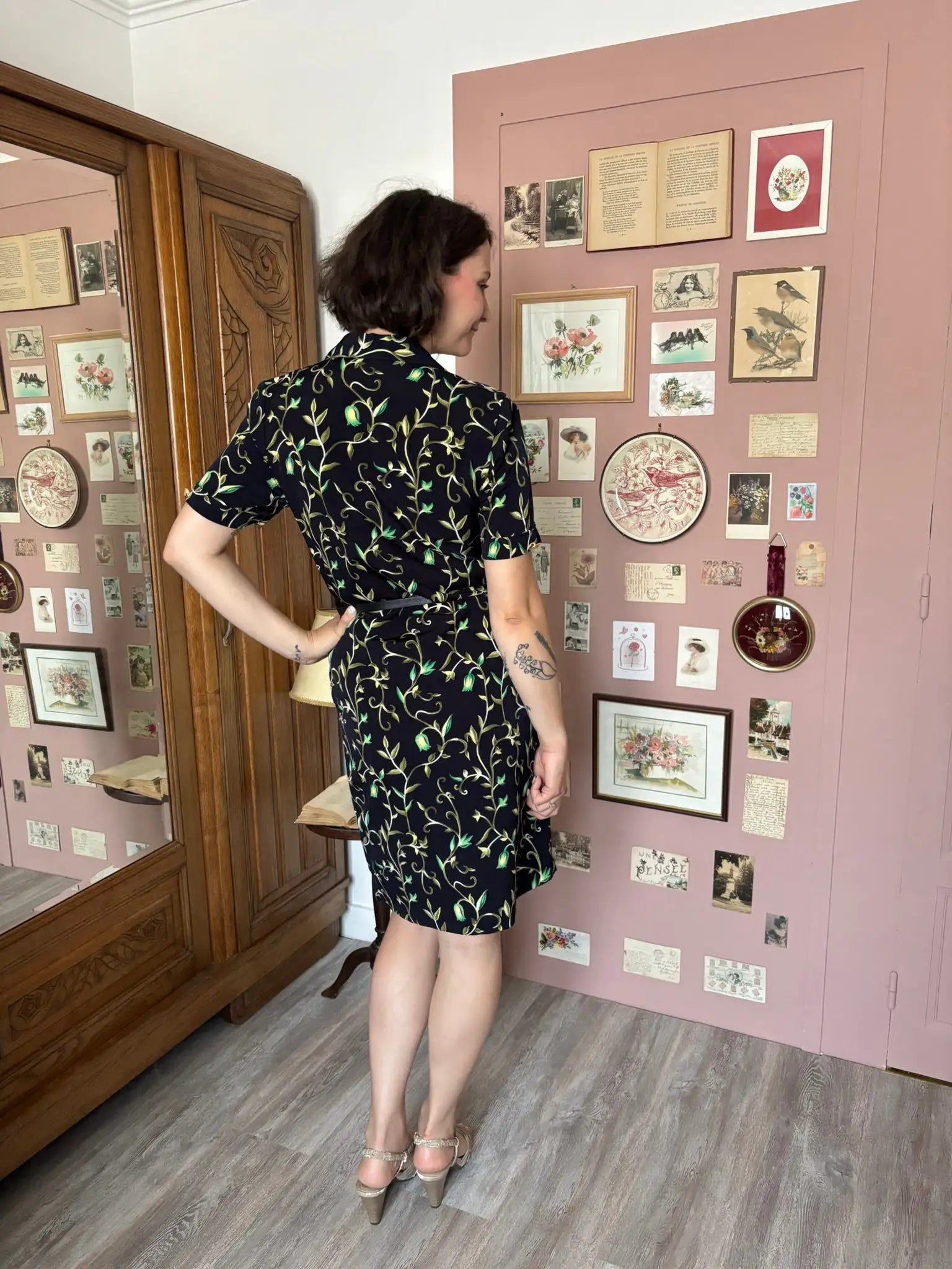 Robe fleurie bleu marine – T.38/40 – Vintage années 90