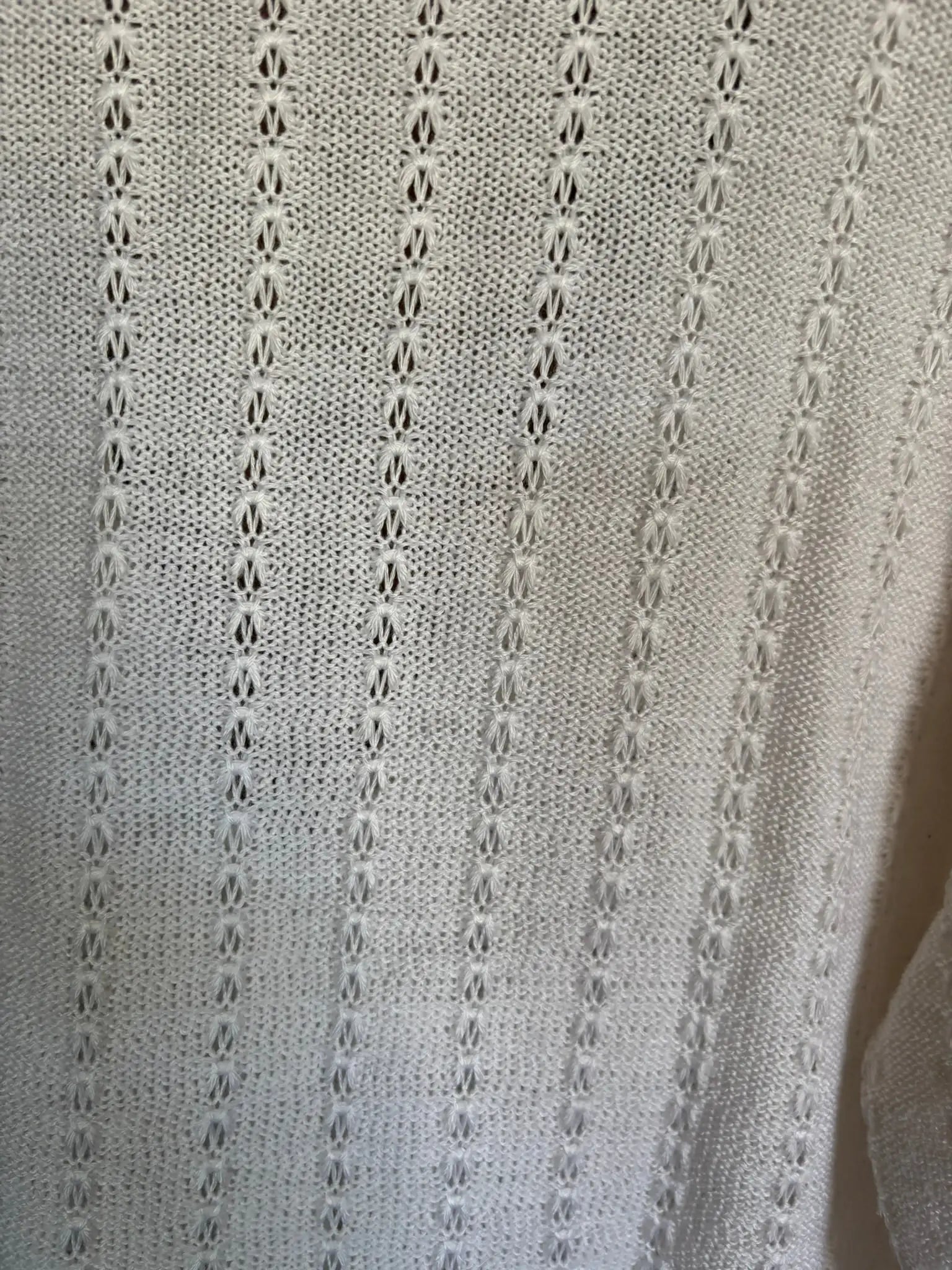 Cardigan blanc en maille ajourée – T. 40/42 – Vintage années 80/90