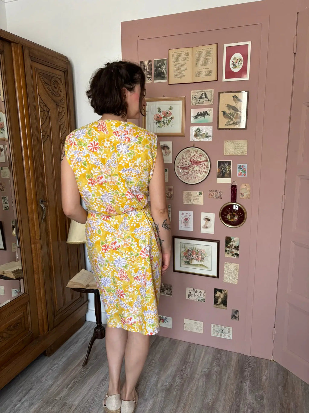 Robe fleurie ceinturée – Du 44 au 48 - Années 80