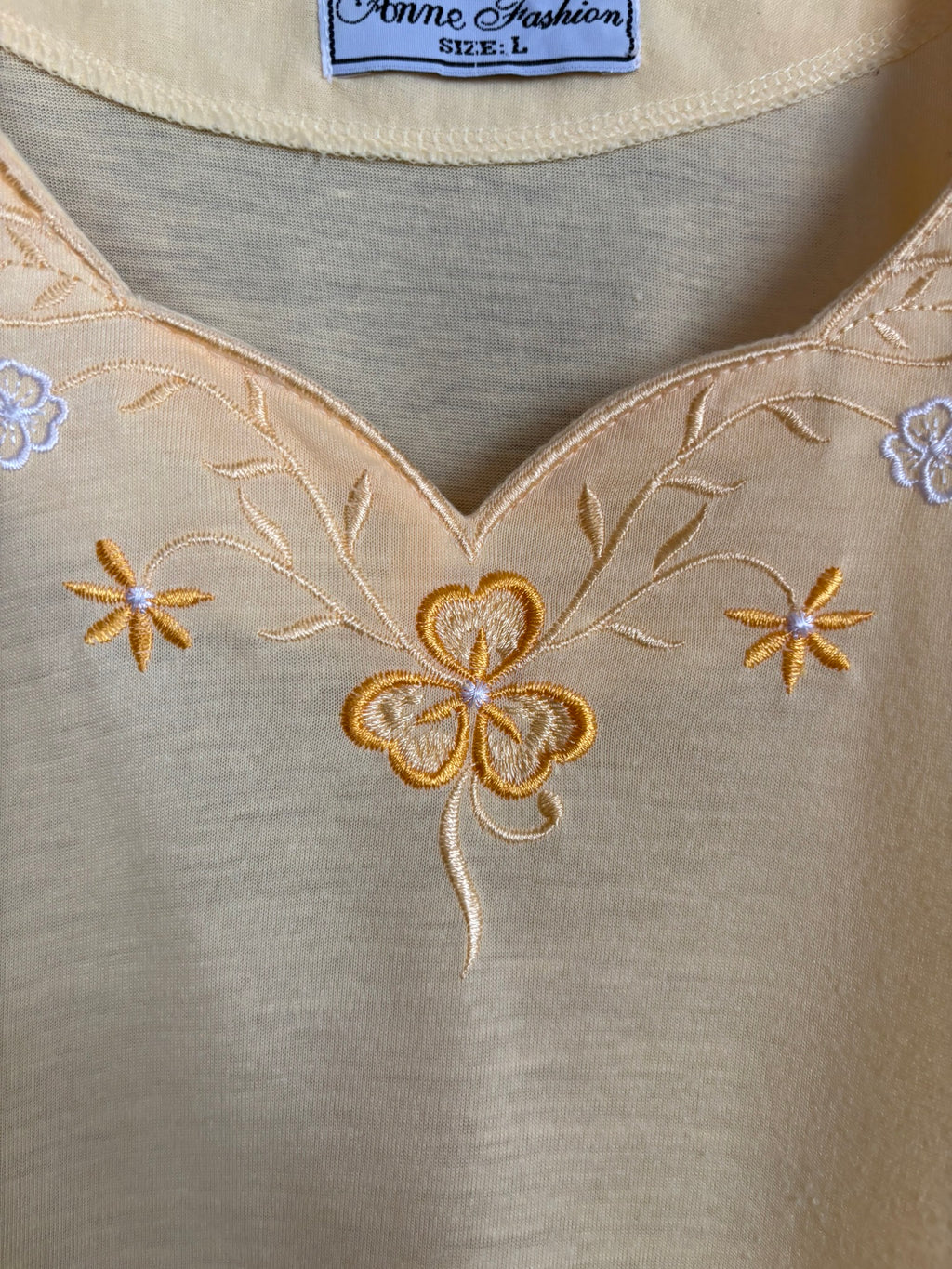 Vintage pastel yellow embroidered tank top - Size M/L - Y2K