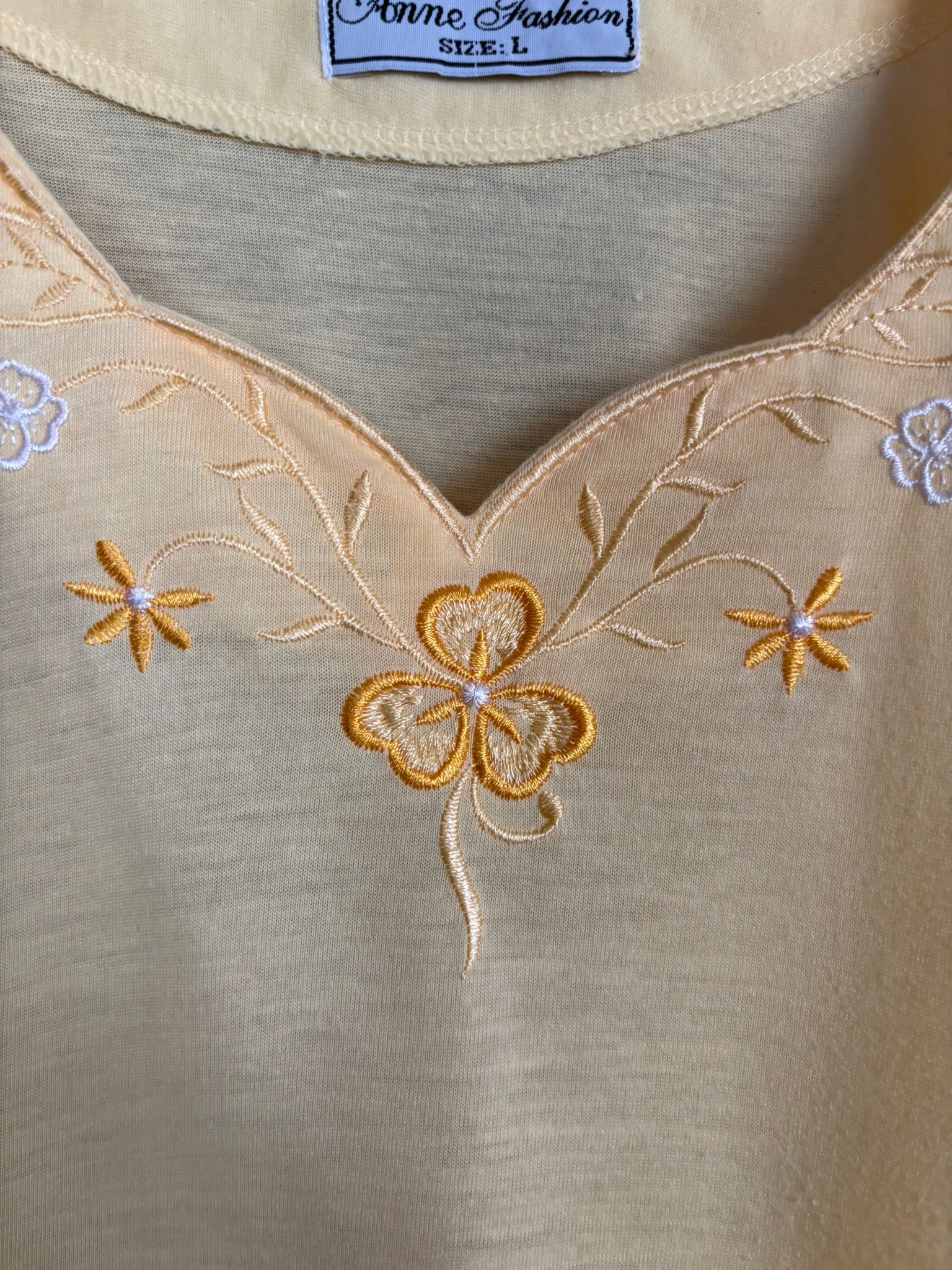 Vintage pastel yellow embroidered tank top - Size M/L - Y2K