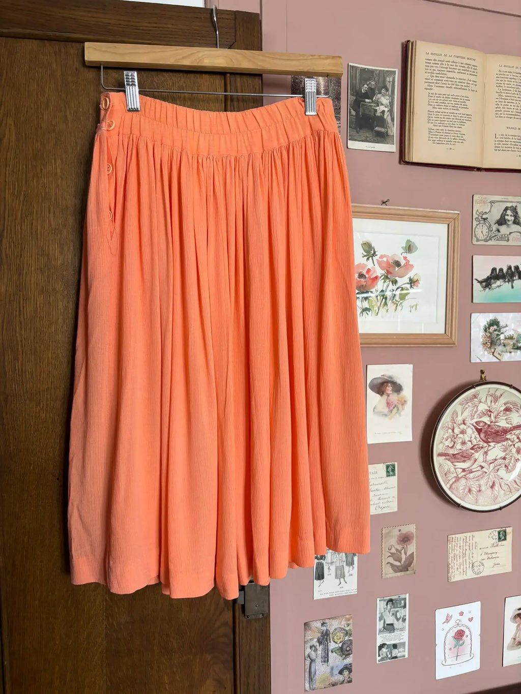 Coral pleated skirt – Size 38 - 90s