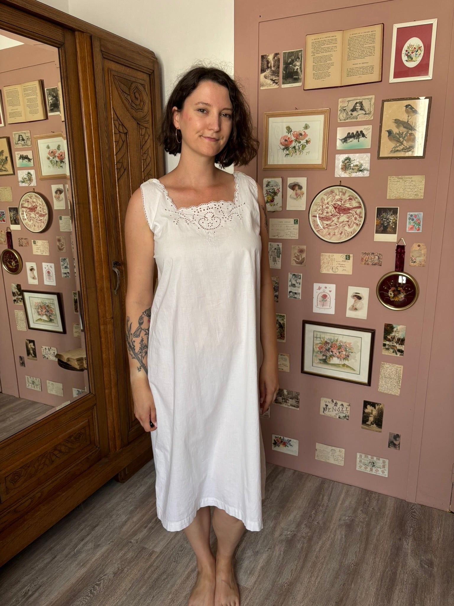 Nuisette ancienne blanche en coton brodé – Du 38 au 42 - Début XXe siècle