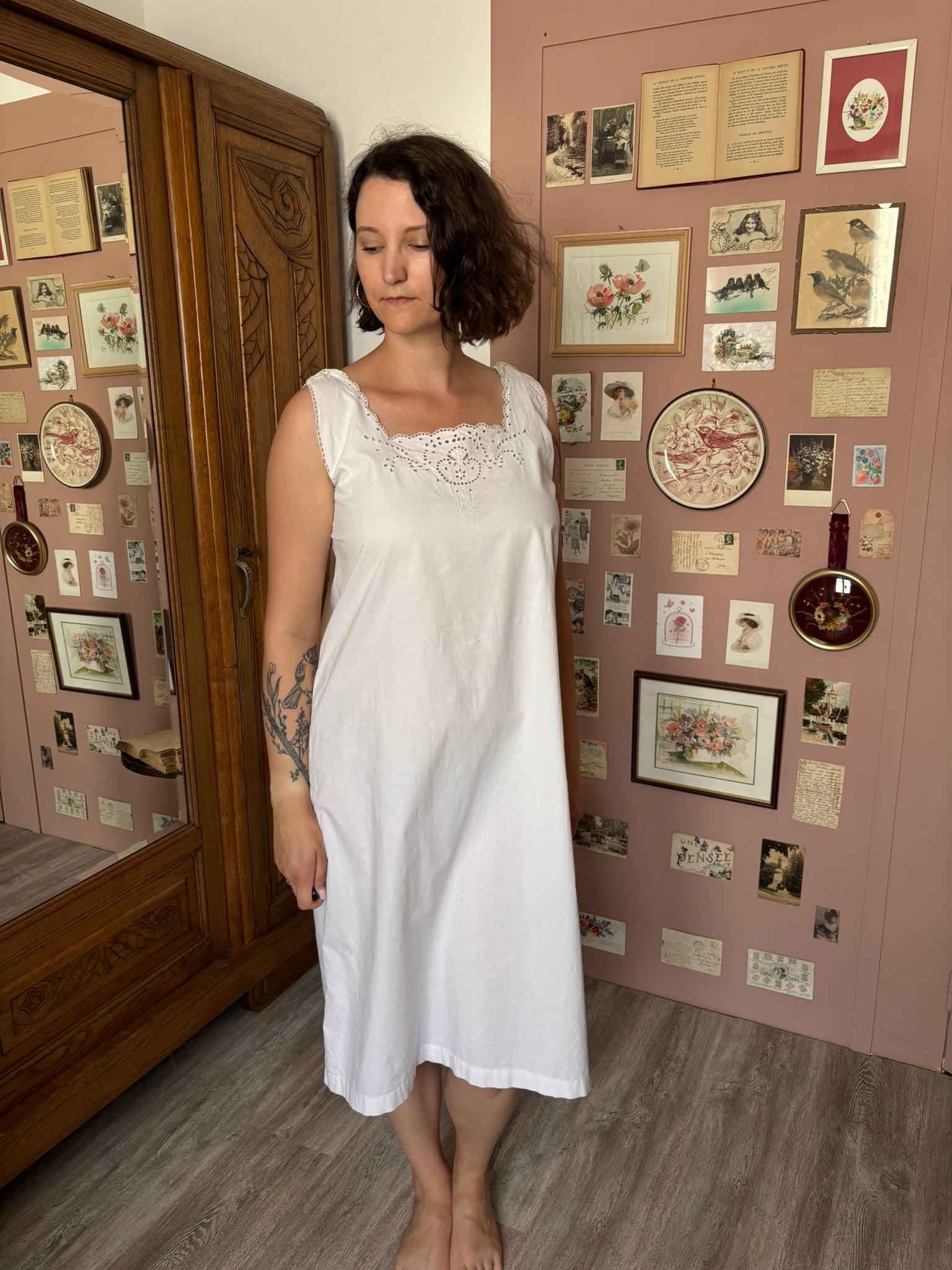 Nuisette ancienne blanche en coton brodé – Du 38 au 42 - Début XXe siècle