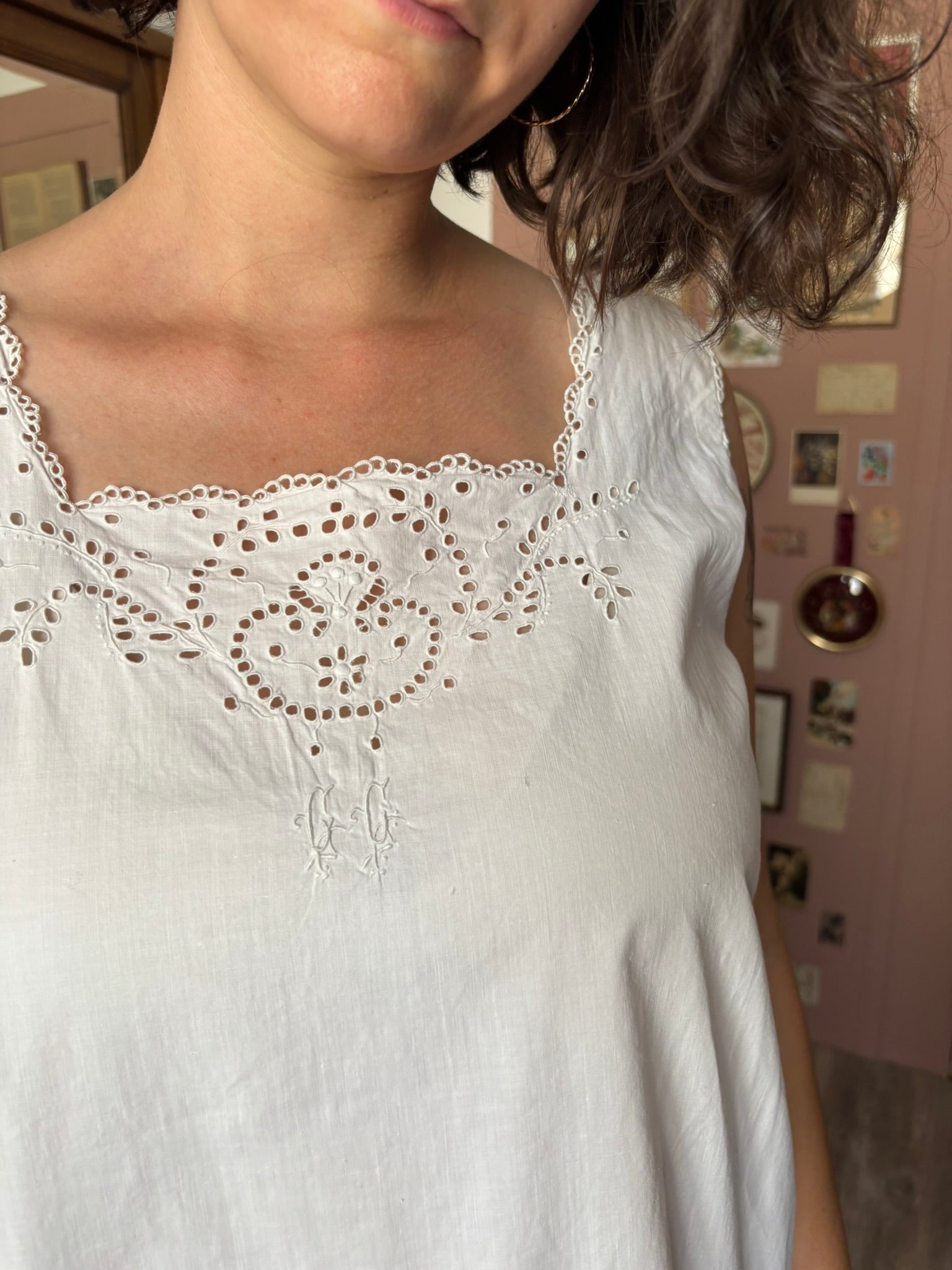 Nuisette ancienne blanche en coton brodé – Du 38 au 42 - Début XXe siècle