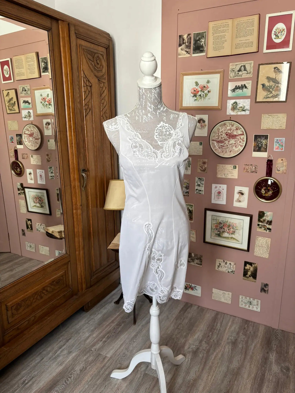 Nuisette vintage blanche à broderies – Sapho T34/36 – Années 80/90