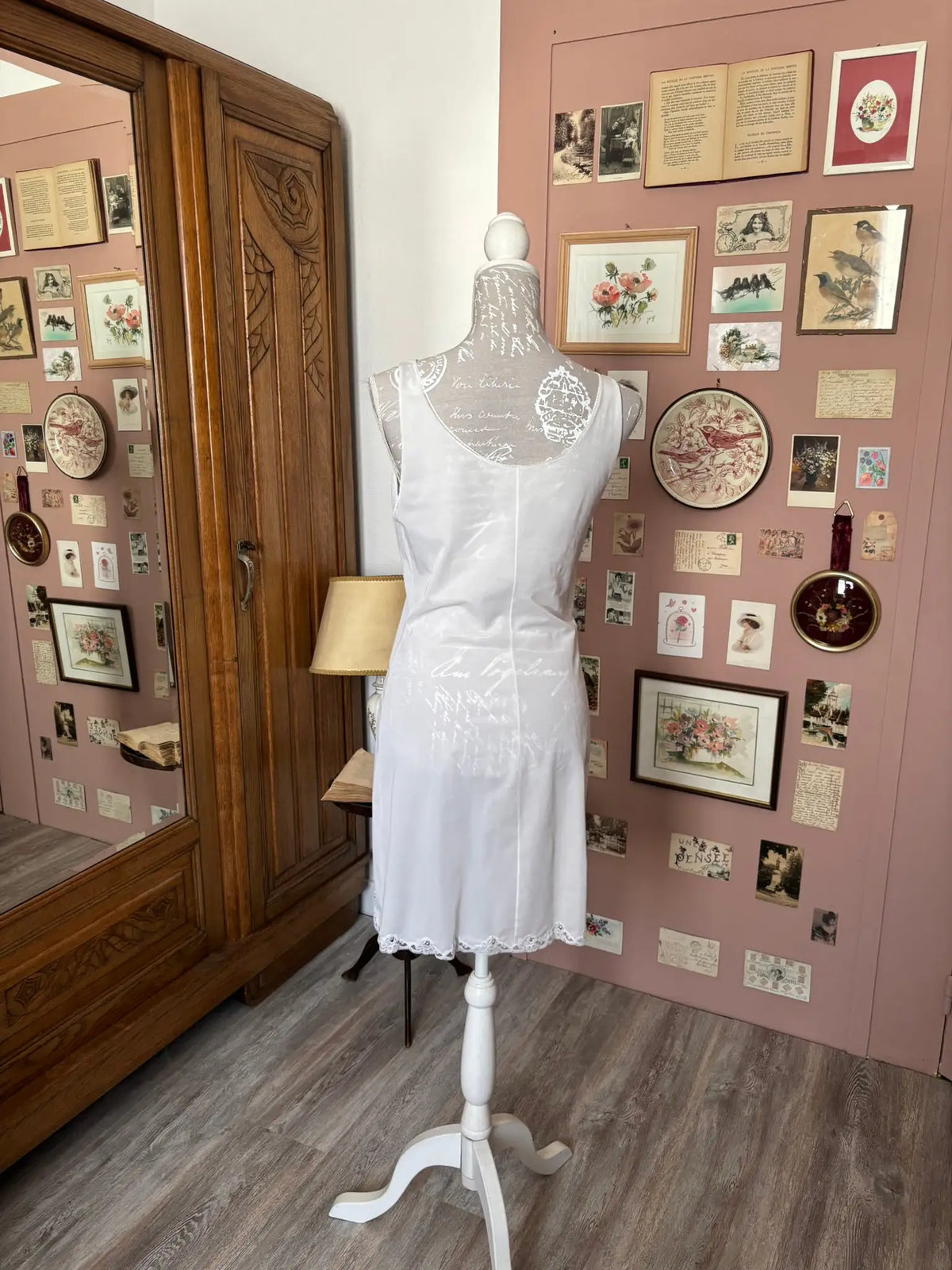 Nuisette vintage blanche à broderies – Sapho T34/36 – Années 80/90
