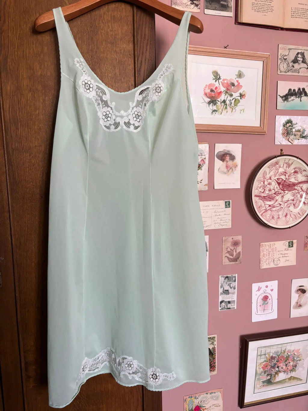 Nuisette vintage vert d'eau en dentelle – T.36/38 – Années 70/80