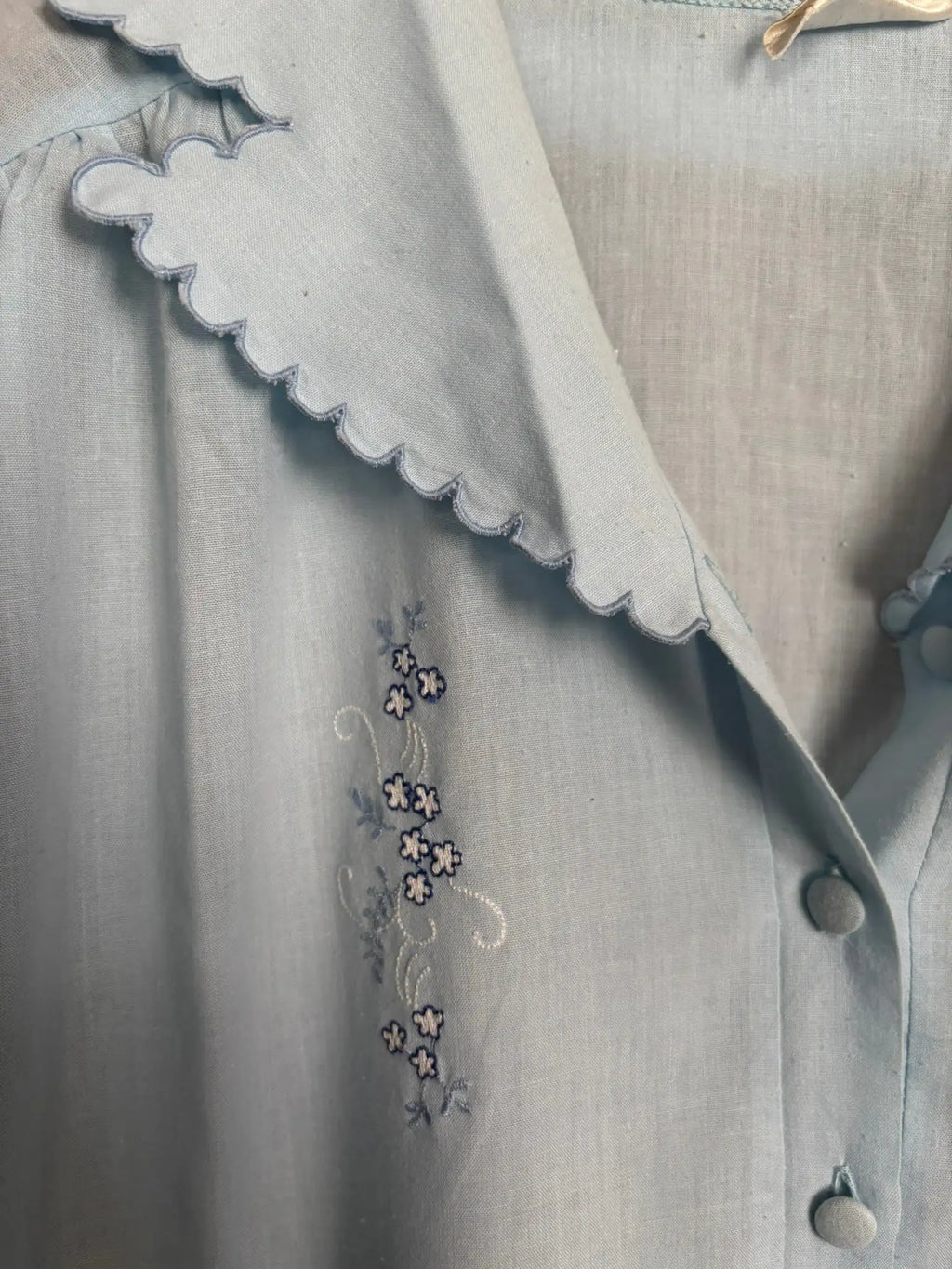 Chemise de nuit vintage bleu ciel brodée Lingelor – T.38/40 – Années 70/80