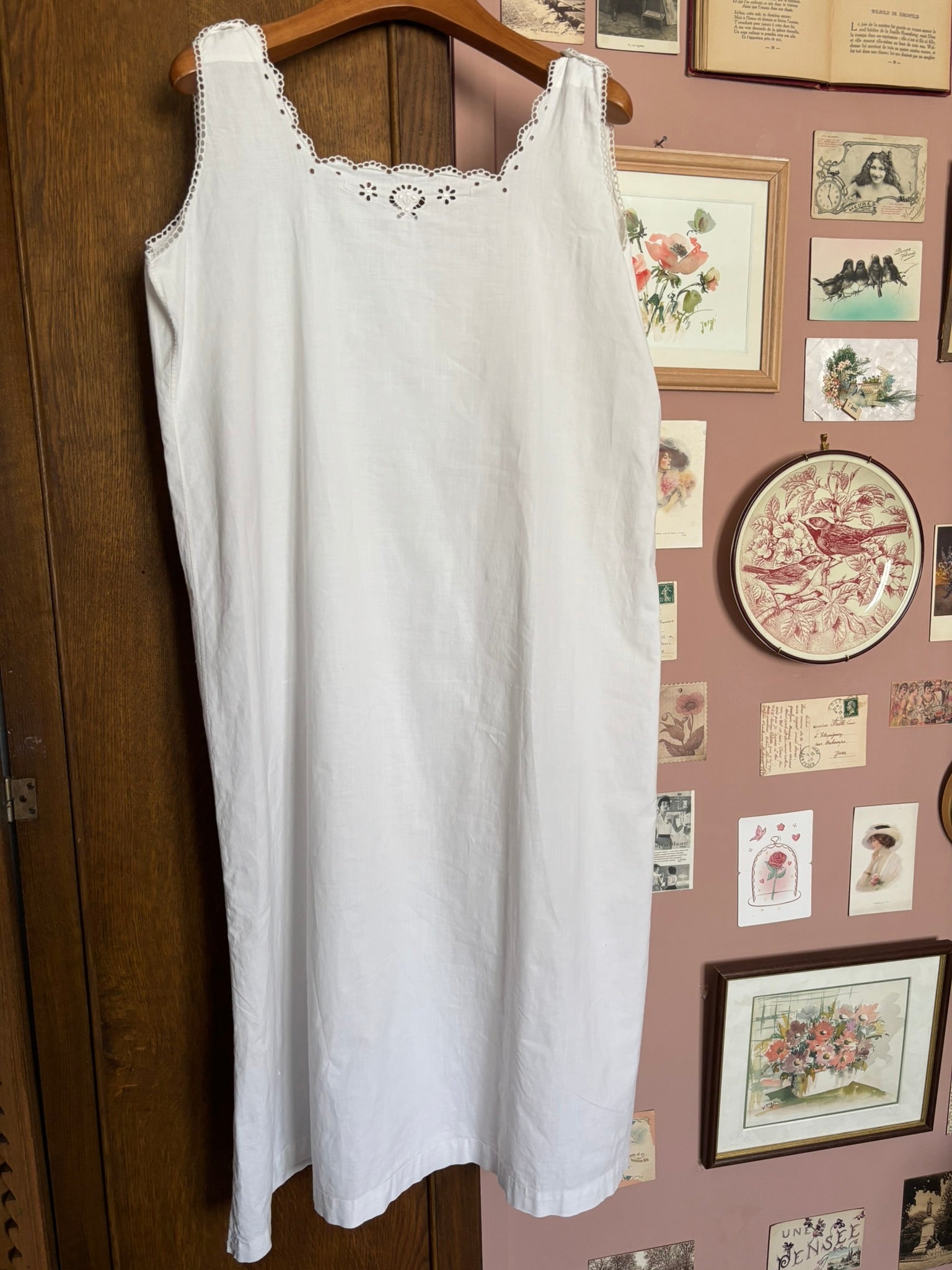 Nuisette ancienne blanche en coton brodé – Du 38 au 42 - Début XXe siècle