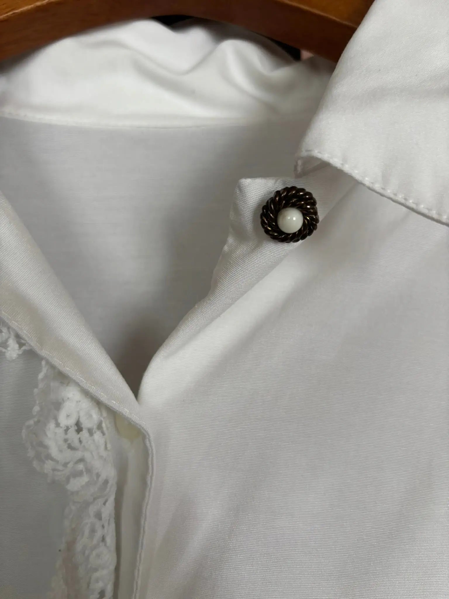 Chemise vintage blanche à guipure –  Du 38 au 42  - Années 80