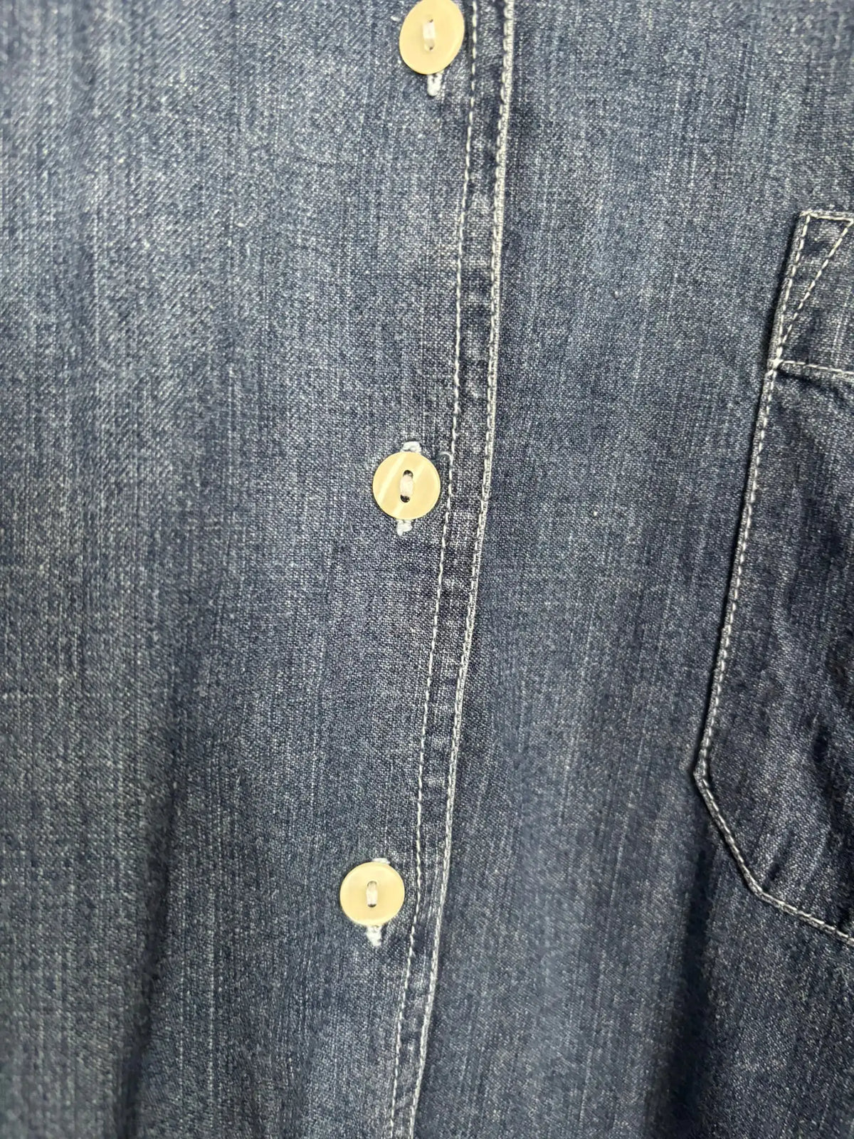 Chemise vintage en jean brut brodée – Du 42 au 46 - Années 90/2000