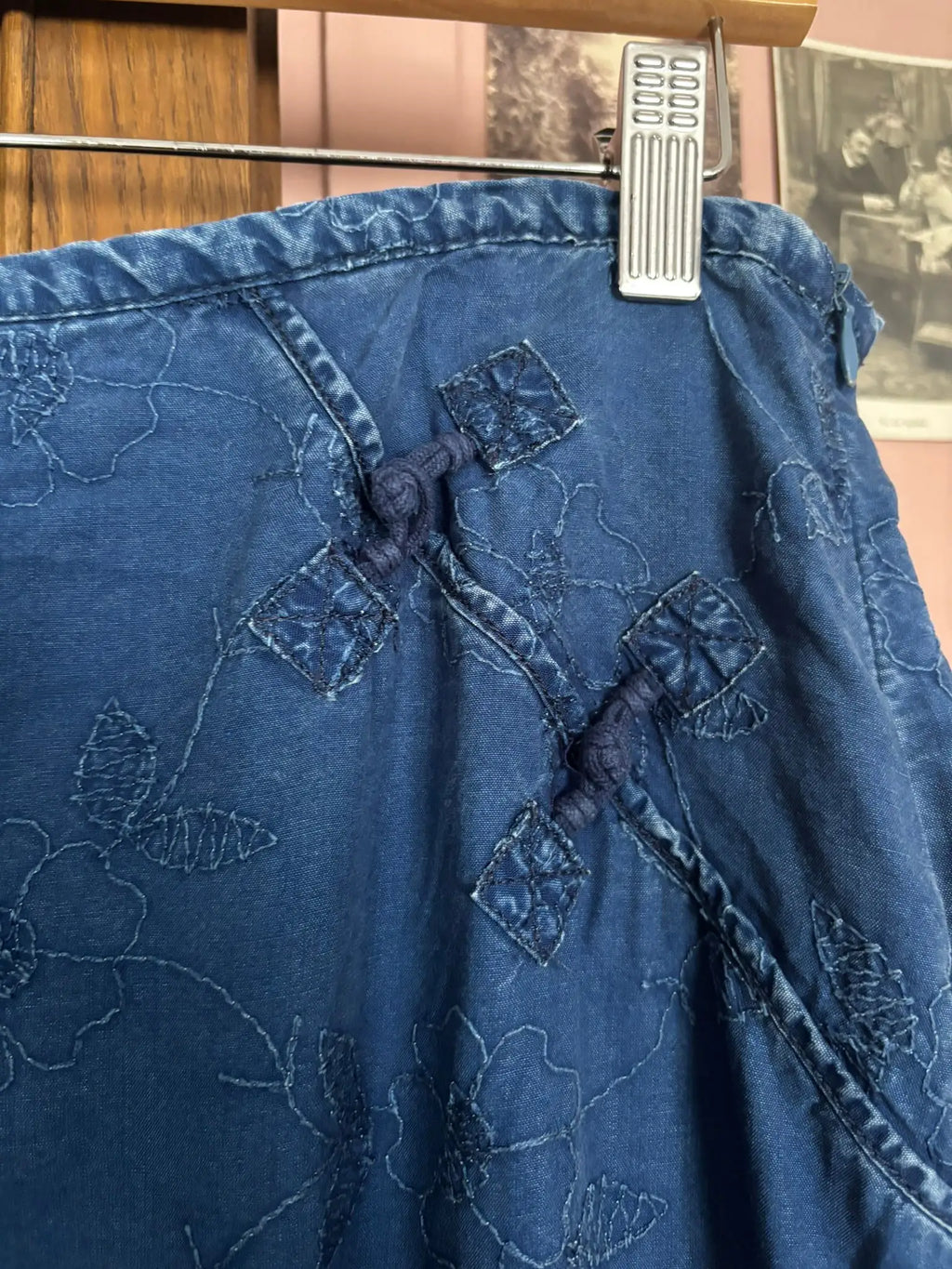 Jupe longue bleu denim brodée – Bleu de Sym  T.40/42 – Années 2000