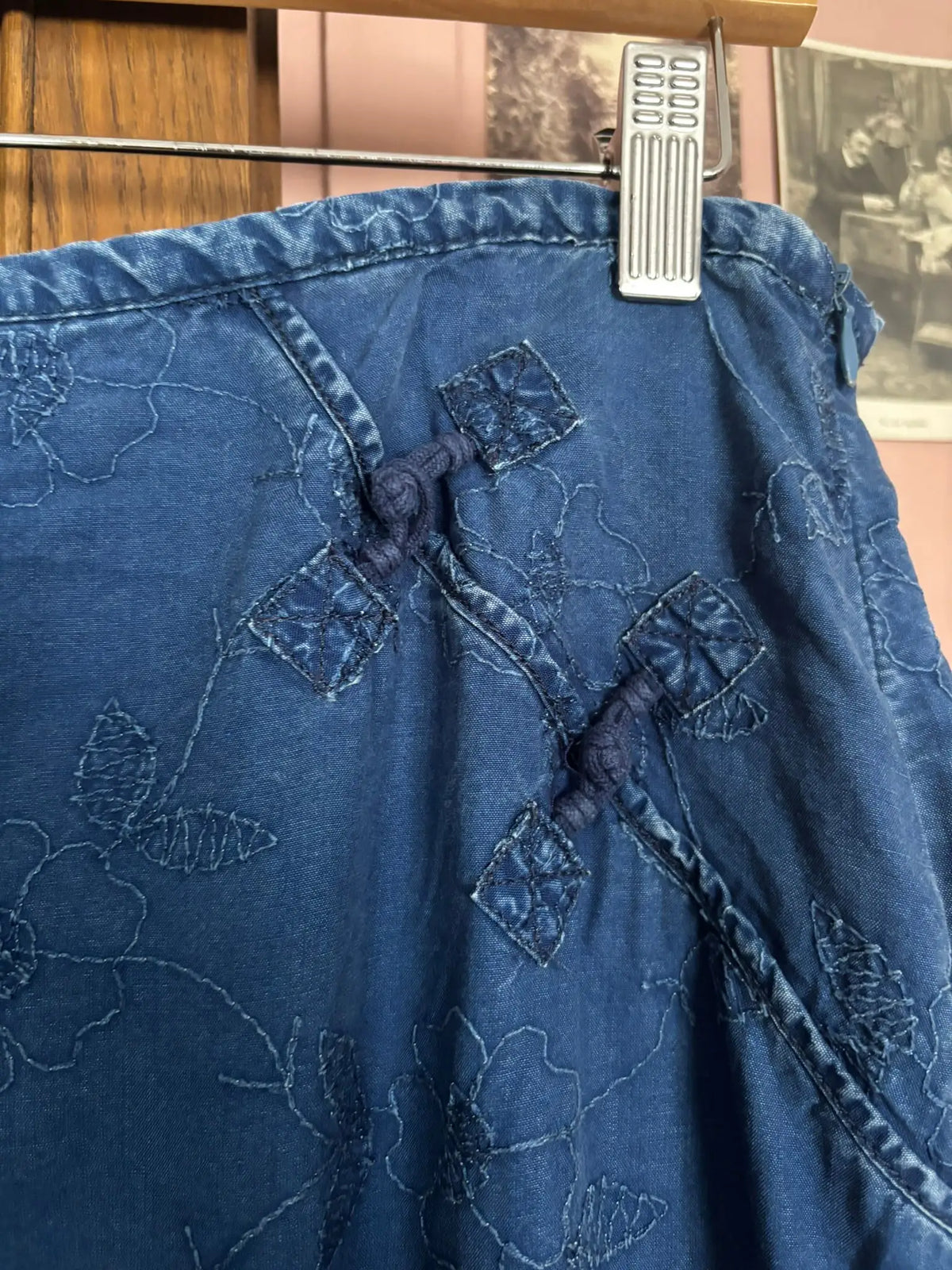 Jupe longue bleu denim brodée – Bleu de Sym  T.40/42 – Années 2000