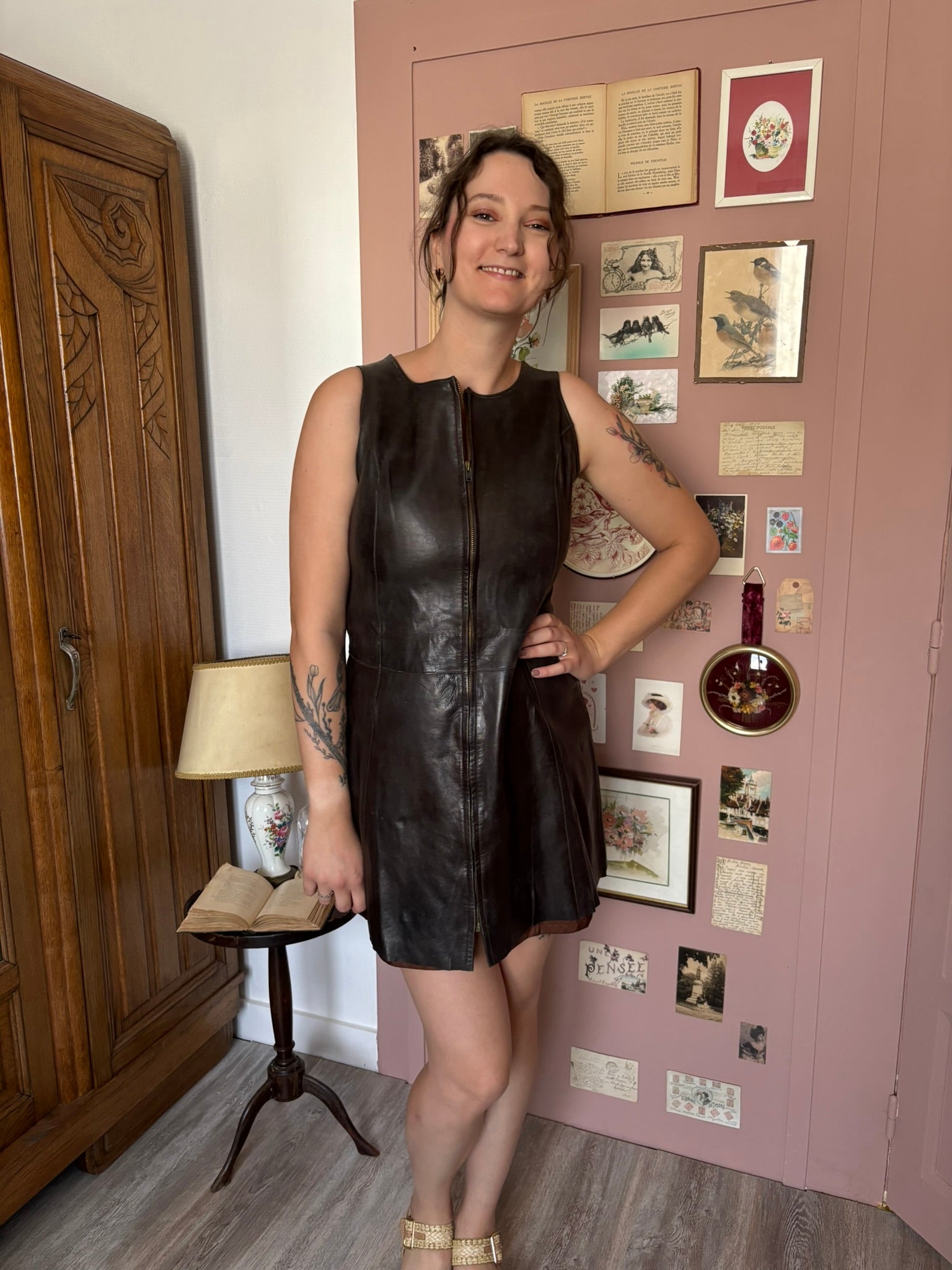 Robe courte en cuir marron – T.36/petit 38 – Vintage années 90