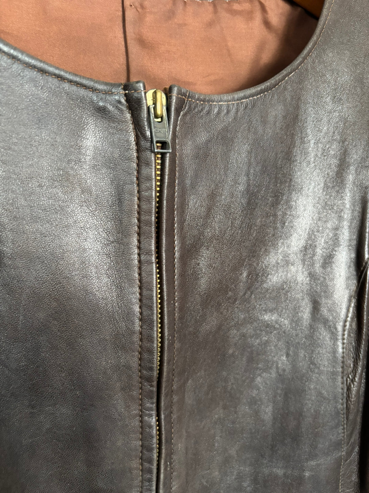 Robe courte en cuir marron – T.36/petit 38 – Vintage années 90