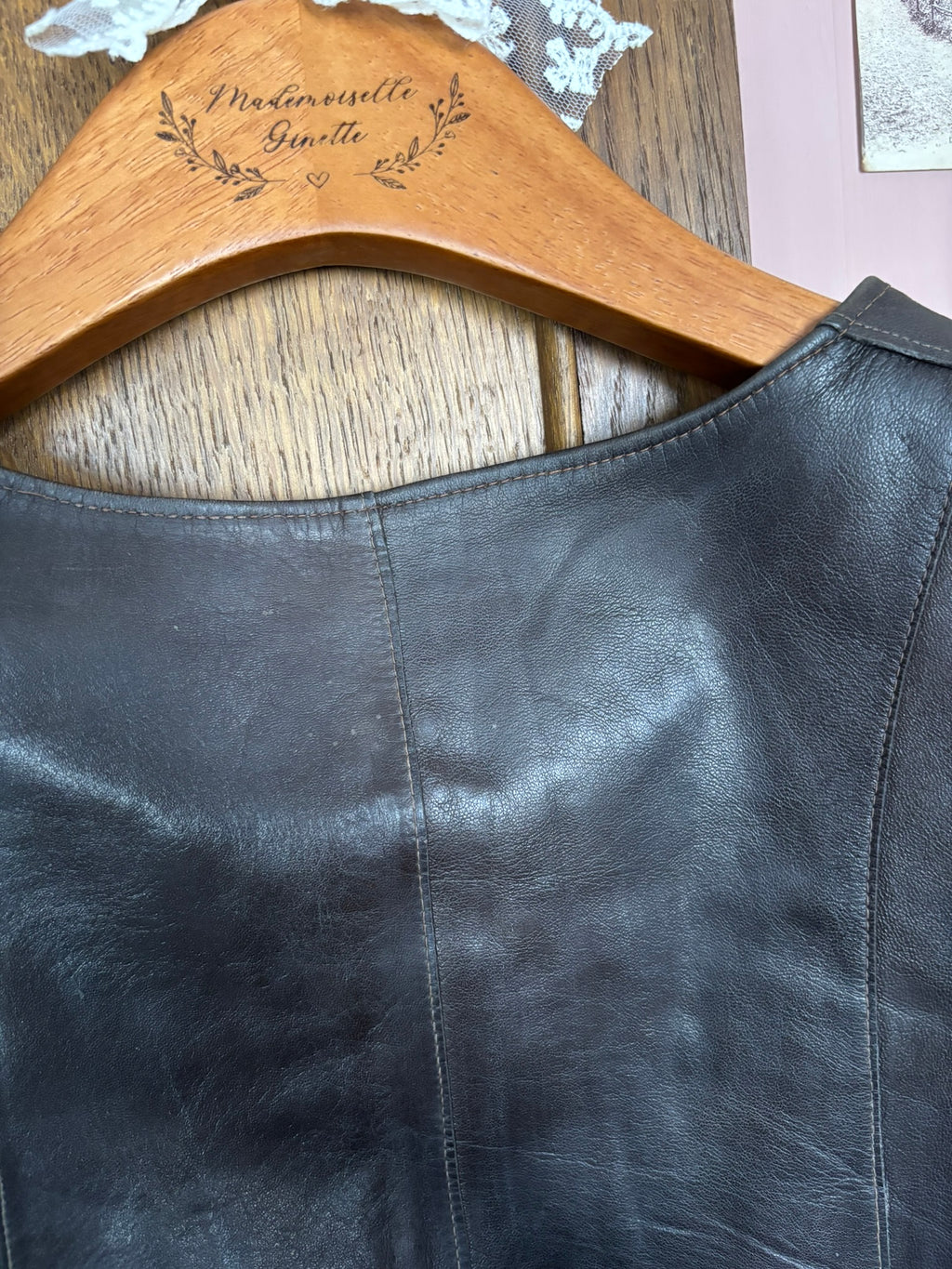 Robe courte en cuir marron – T.36/petit 38 – Vintage années 90