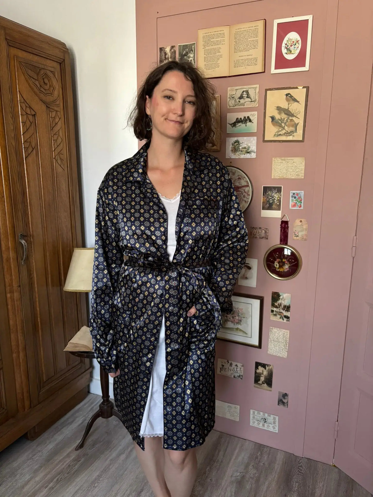 Robe de chambre satinée vintage à motifs –Du 42 au 46 -  Années 90
