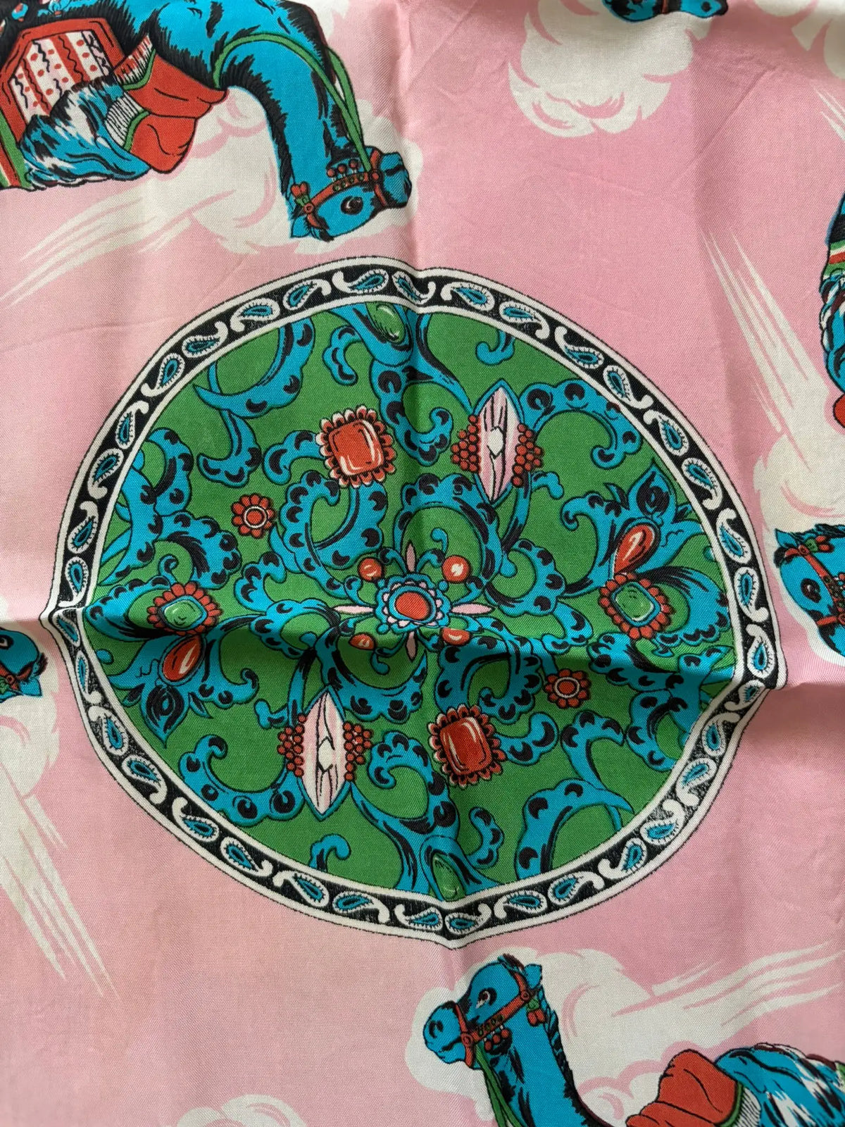 Vintage dromedary print scarf – 80s/90s