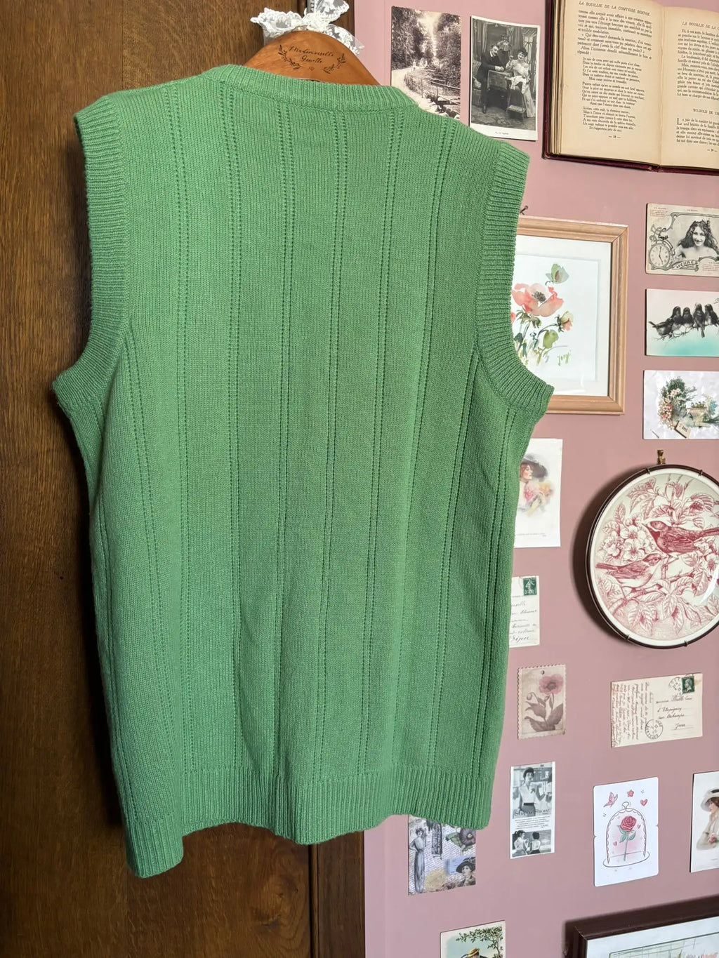 Apple green vintage sleeveless vest – Size 38 to 42 – 2000s
