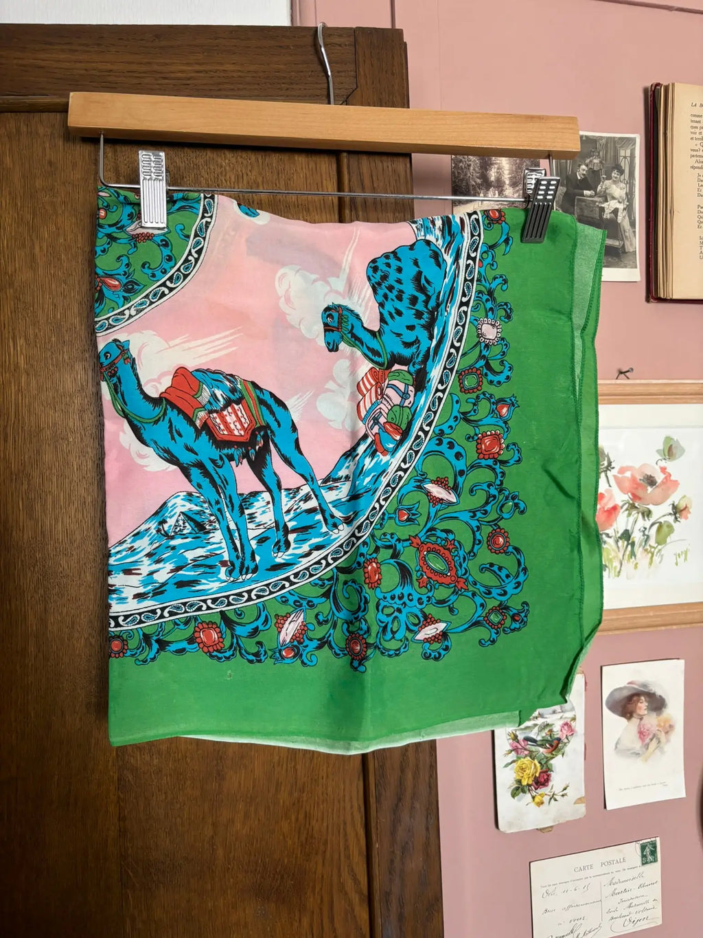 Vintage dromedary print scarf – 80s/90s