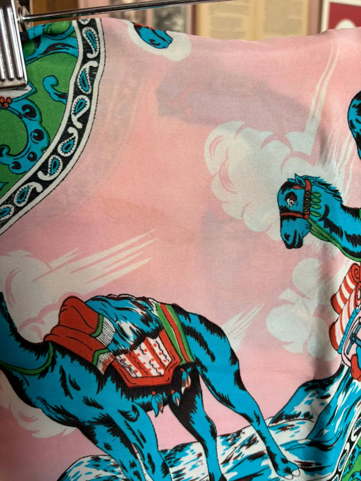 Vintage dromedary print scarf – 80s/90s