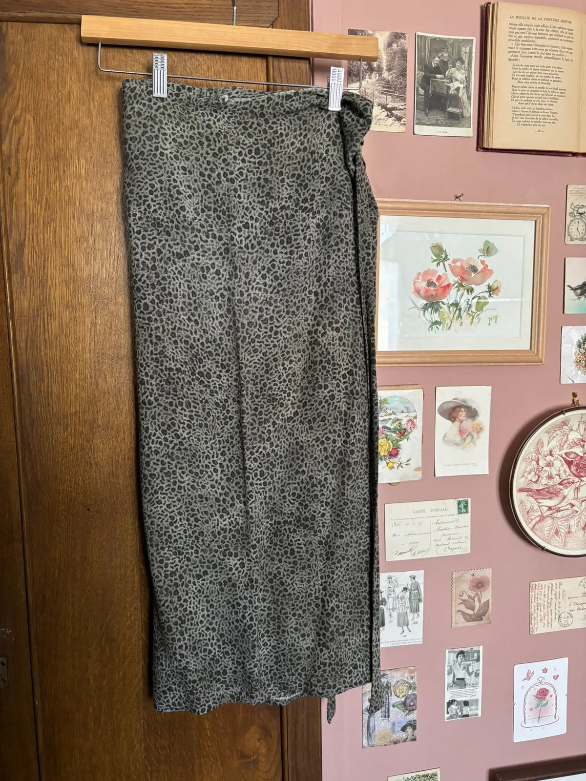 Jupe portefeuille léopard kaki – Du 38 au 42 – Vintage années 90