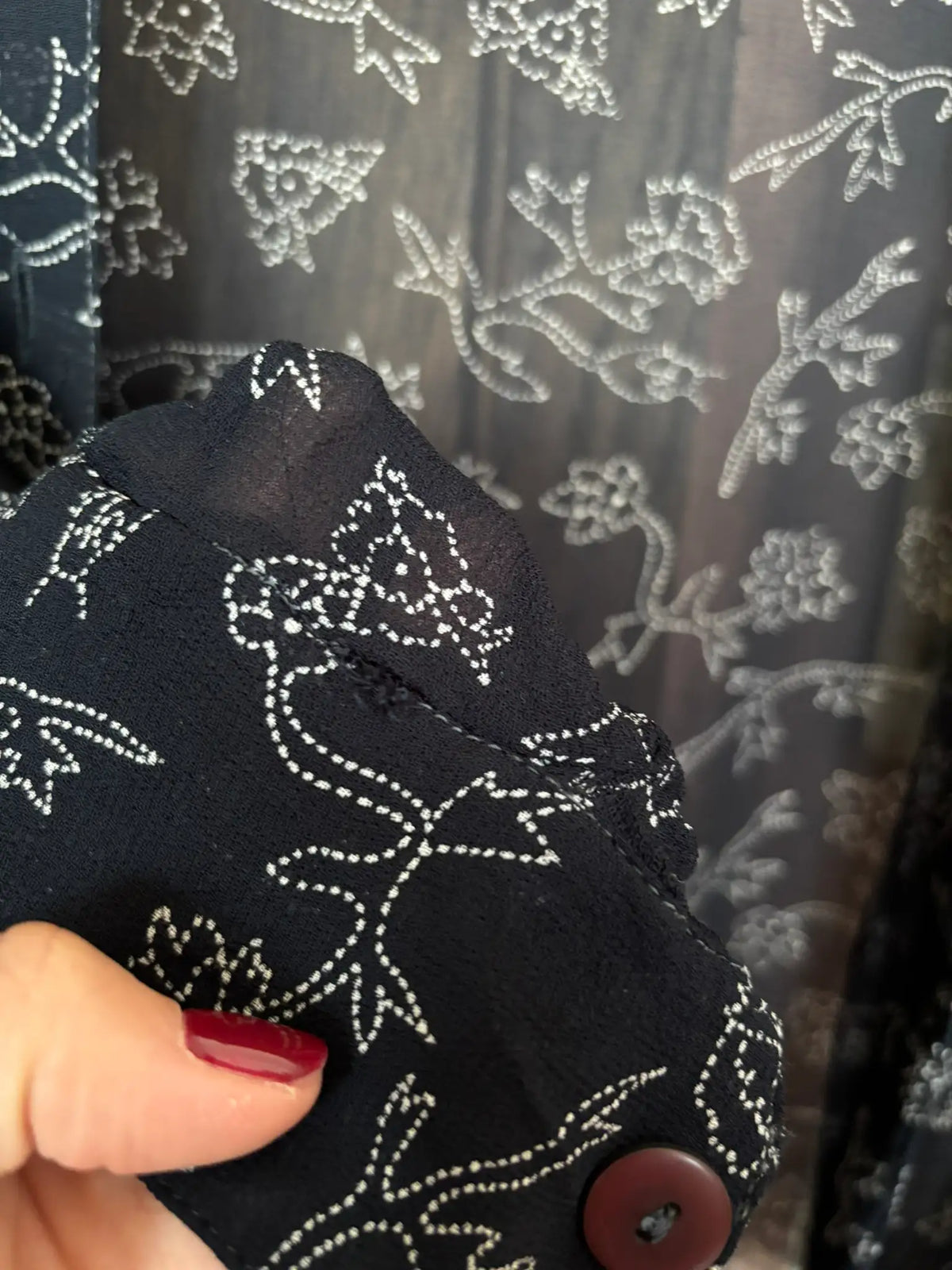 Navy blue floral sheer shirt – Size 38/40 – 90s/2000s