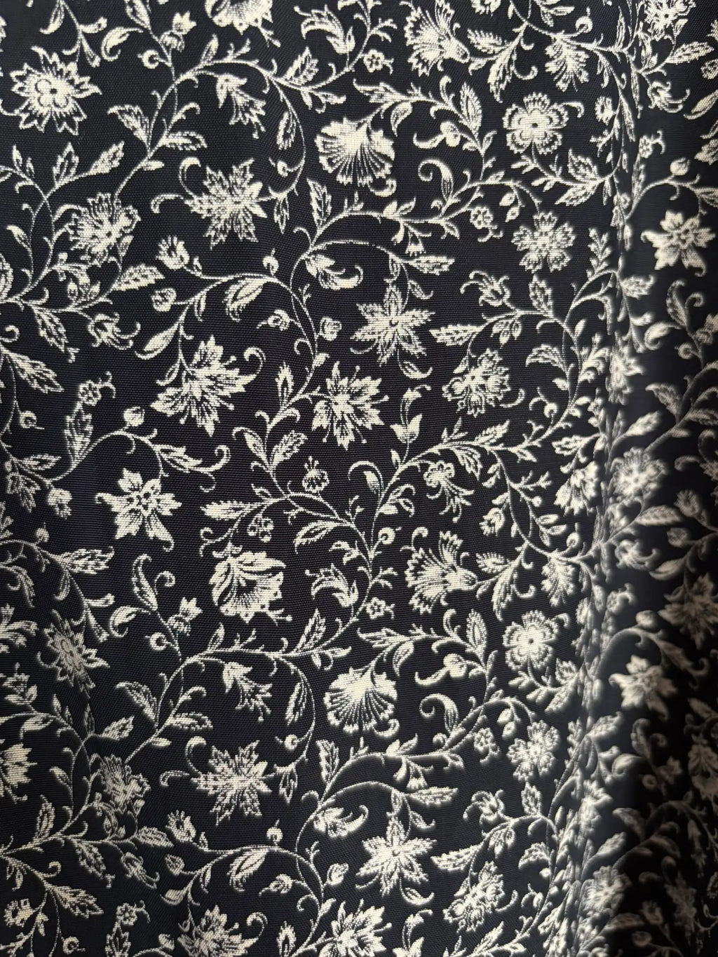 Black floral flowing skirt – Vintage – Size 34 – 90s/2000s