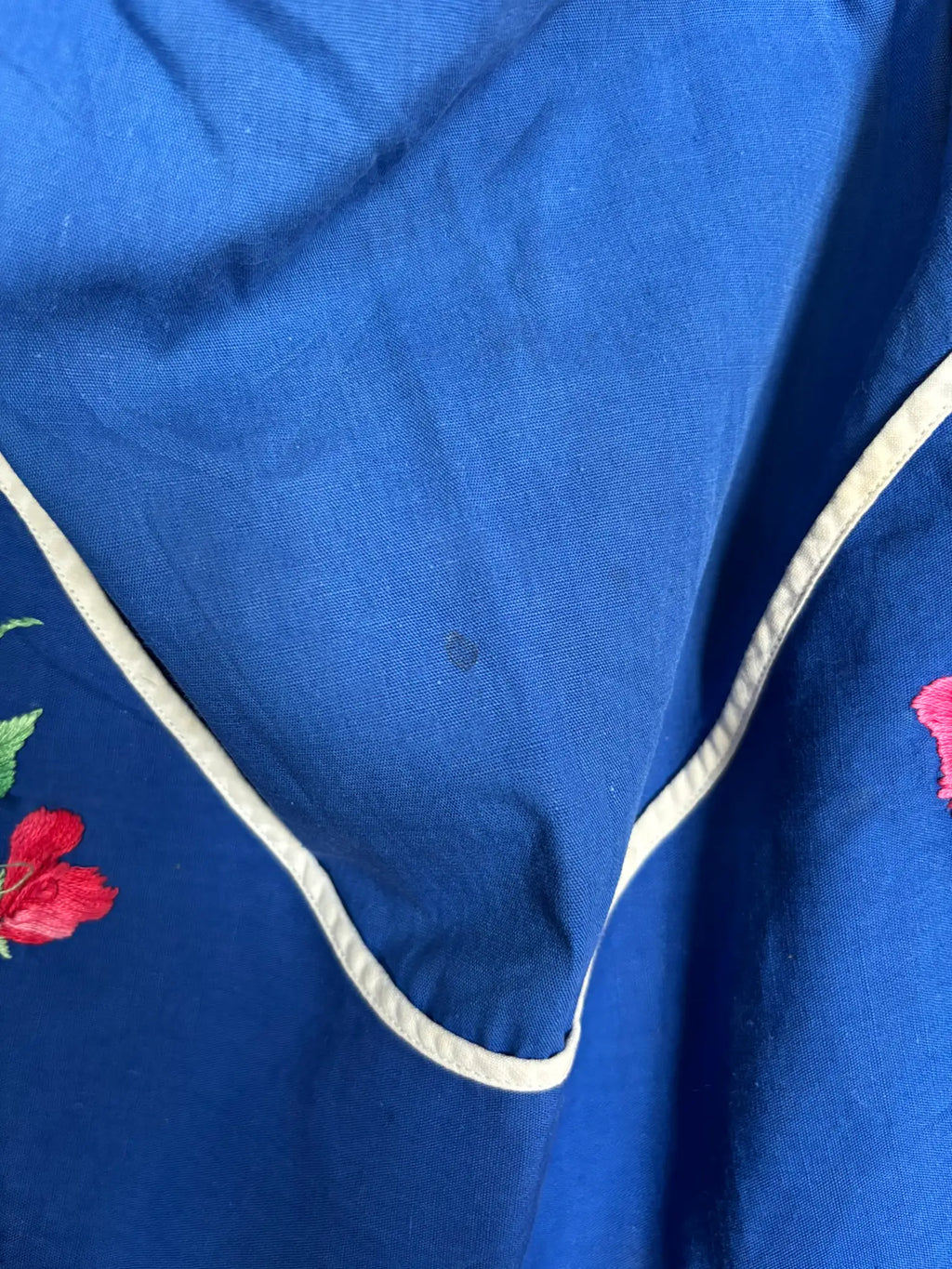 Tablier vintage bleu électrique brodé – Années 60/70 – Taille unique
