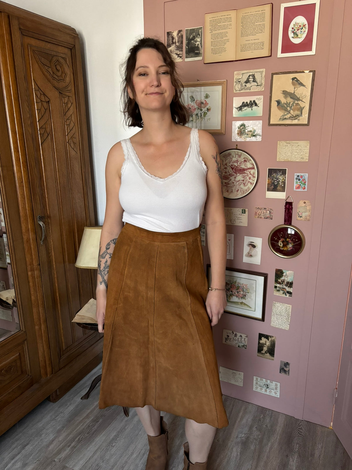Jupe midi en daim camel – T.38 – Années 70/80
