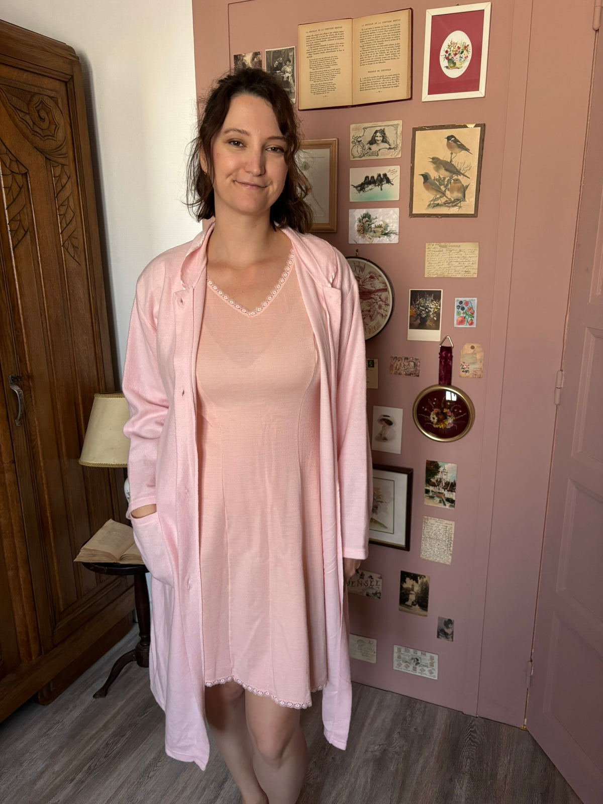 Robe de chambre longue rose poudré – T.38 à 46 – Années 80