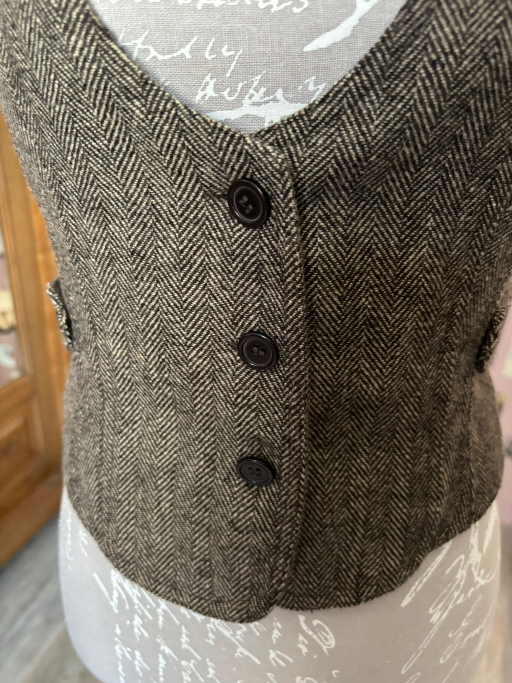 Gilet sans manches à chevrons marron – T.34/36 – Années 2000