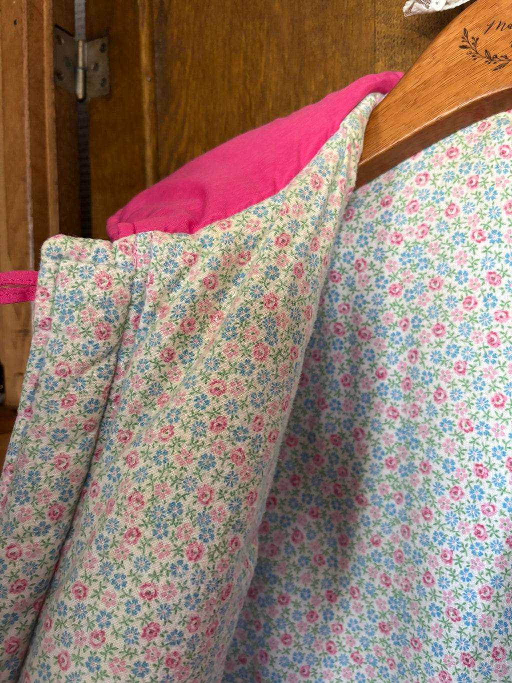 Fuchsia pink quilted parka with floral lining – Size 40/42 – 80s/90s