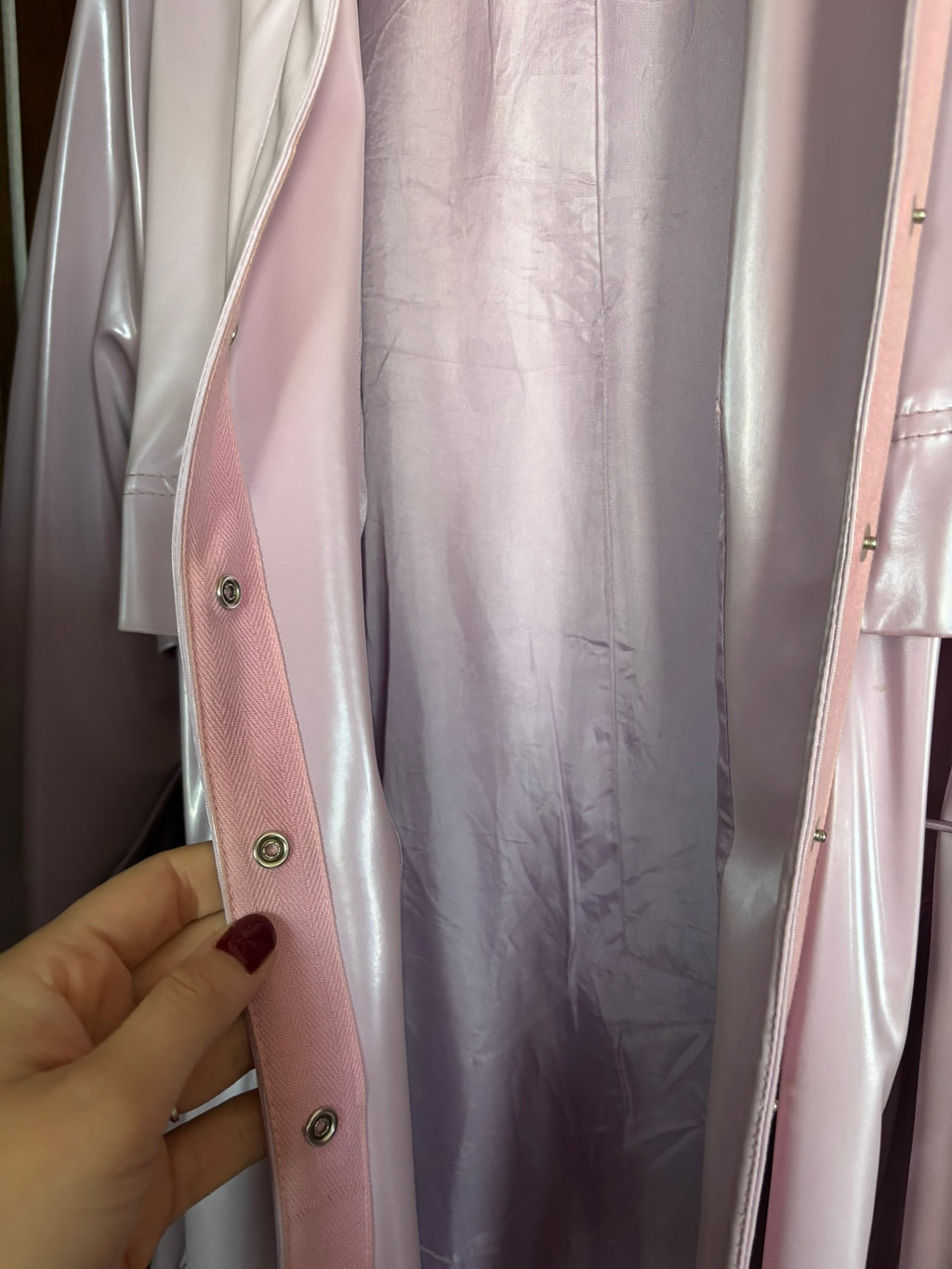 Shiny lilac long rain jacket – Size 38/40 – 1990s