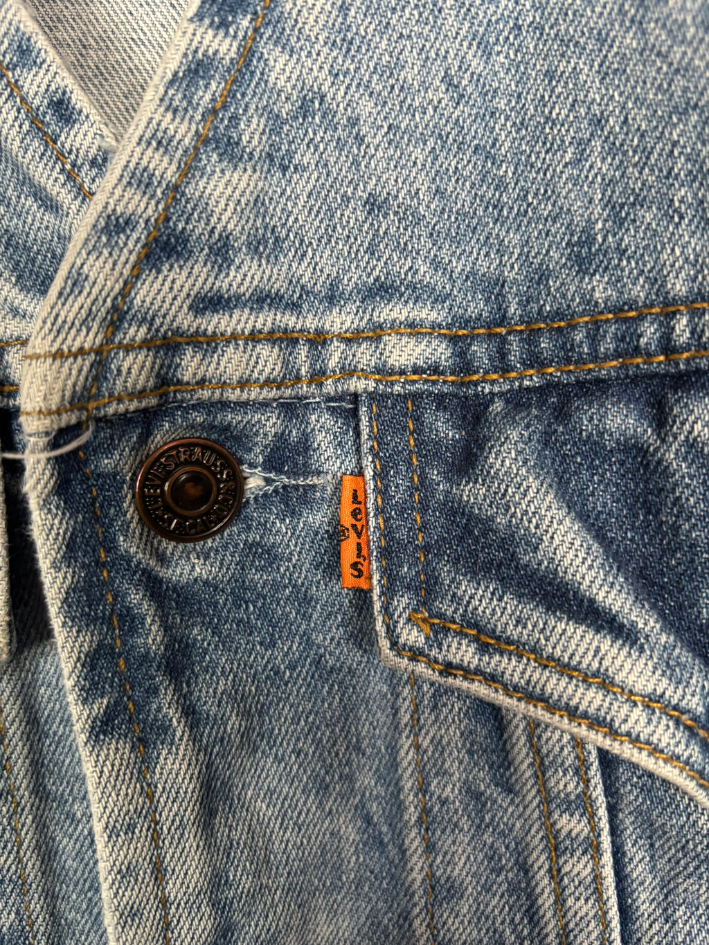 Levi’s men’s denim vest – Size M / Women’s 40-42 – 80s/90s