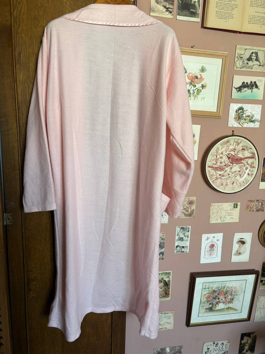 Robe de chambre longue rose poudré – T.38 à 46 – Années 80