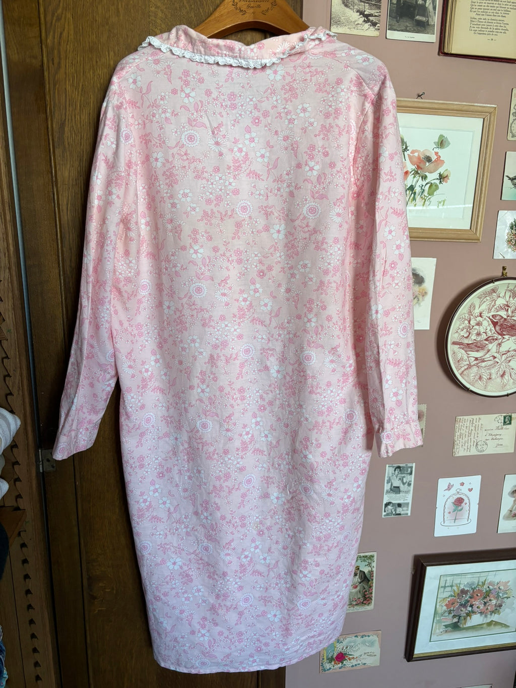 Pink floral cotton nightgown – Sizes 38 to 44 – 60s/70s