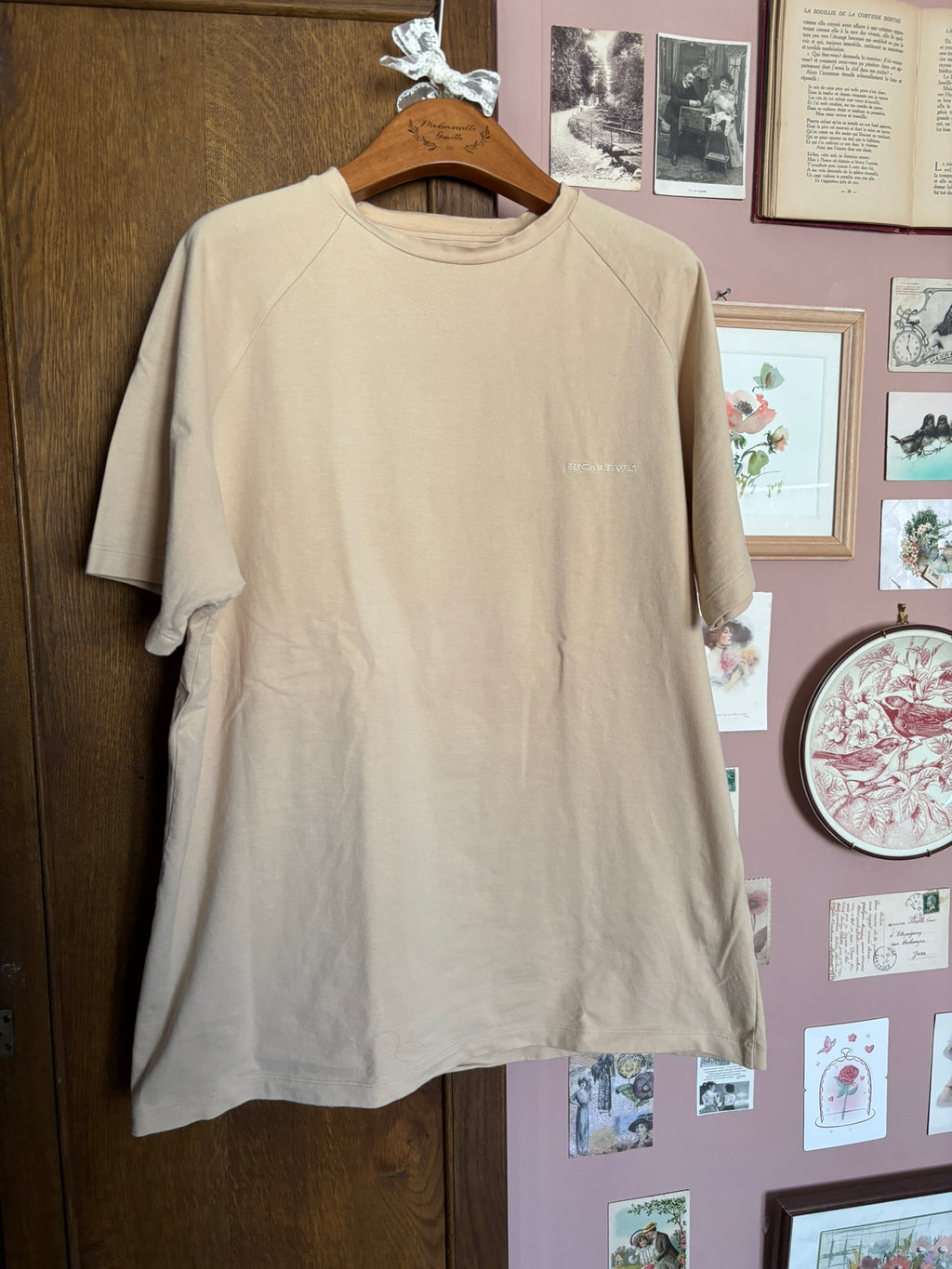 Rica Lewis beige oversized men's t-shirt – Men's size 44 / Women's size 40-42 – 2000s
