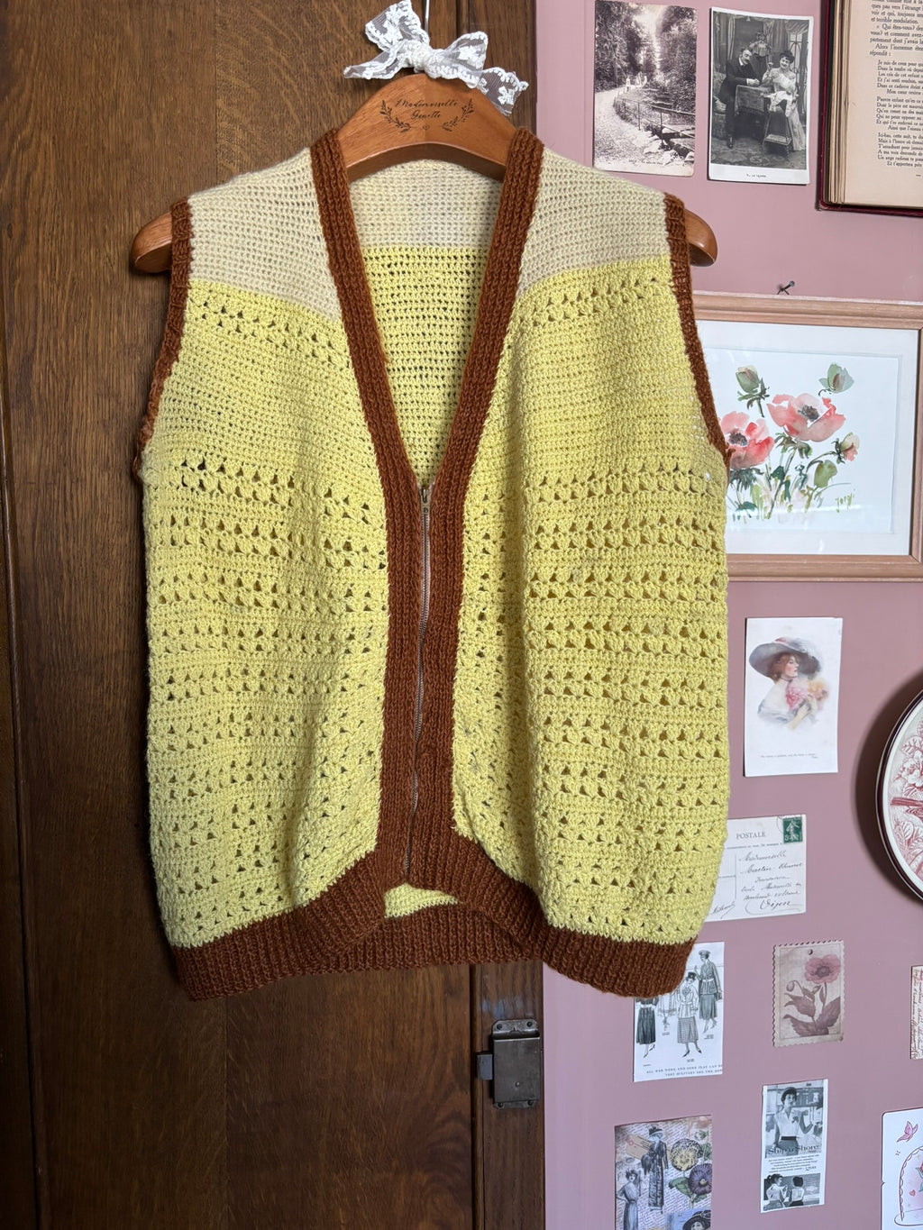 Yellow & brown crochet sleeveless vest – Size 38/40 – 1970s