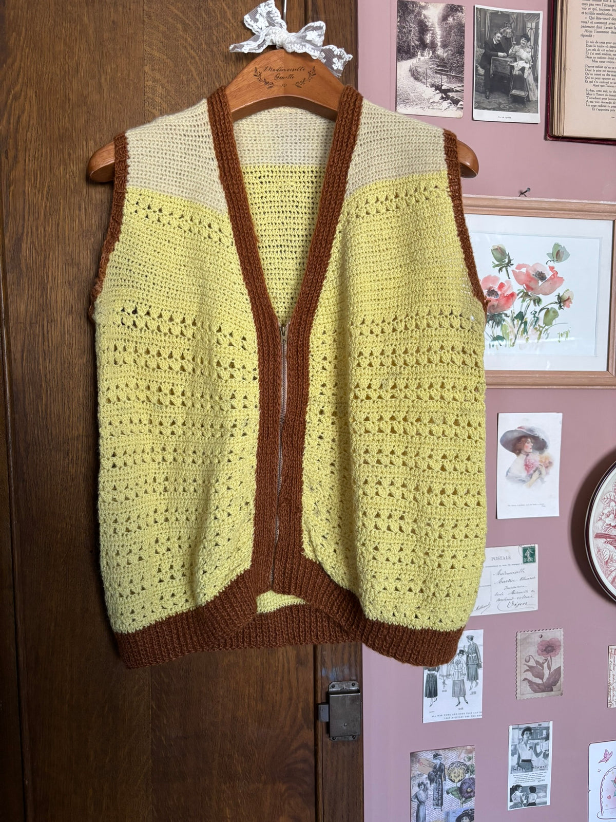 Gilet sans manches crochet jaune & marron – T.38/40 – Années 70