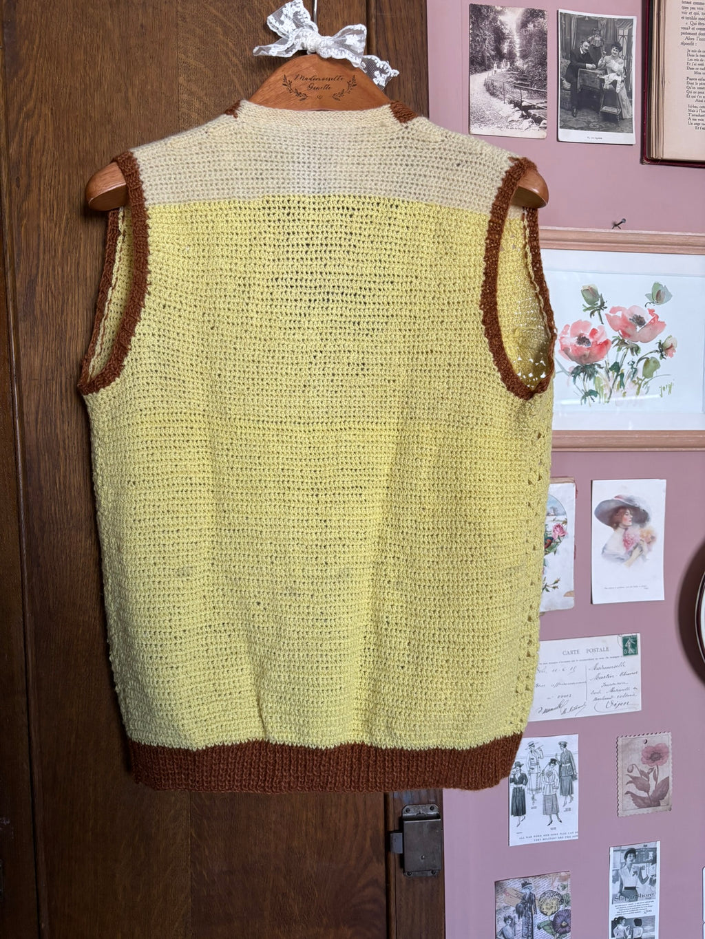 Yellow & brown crochet sleeveless vest – Size 38/40 – 1970s